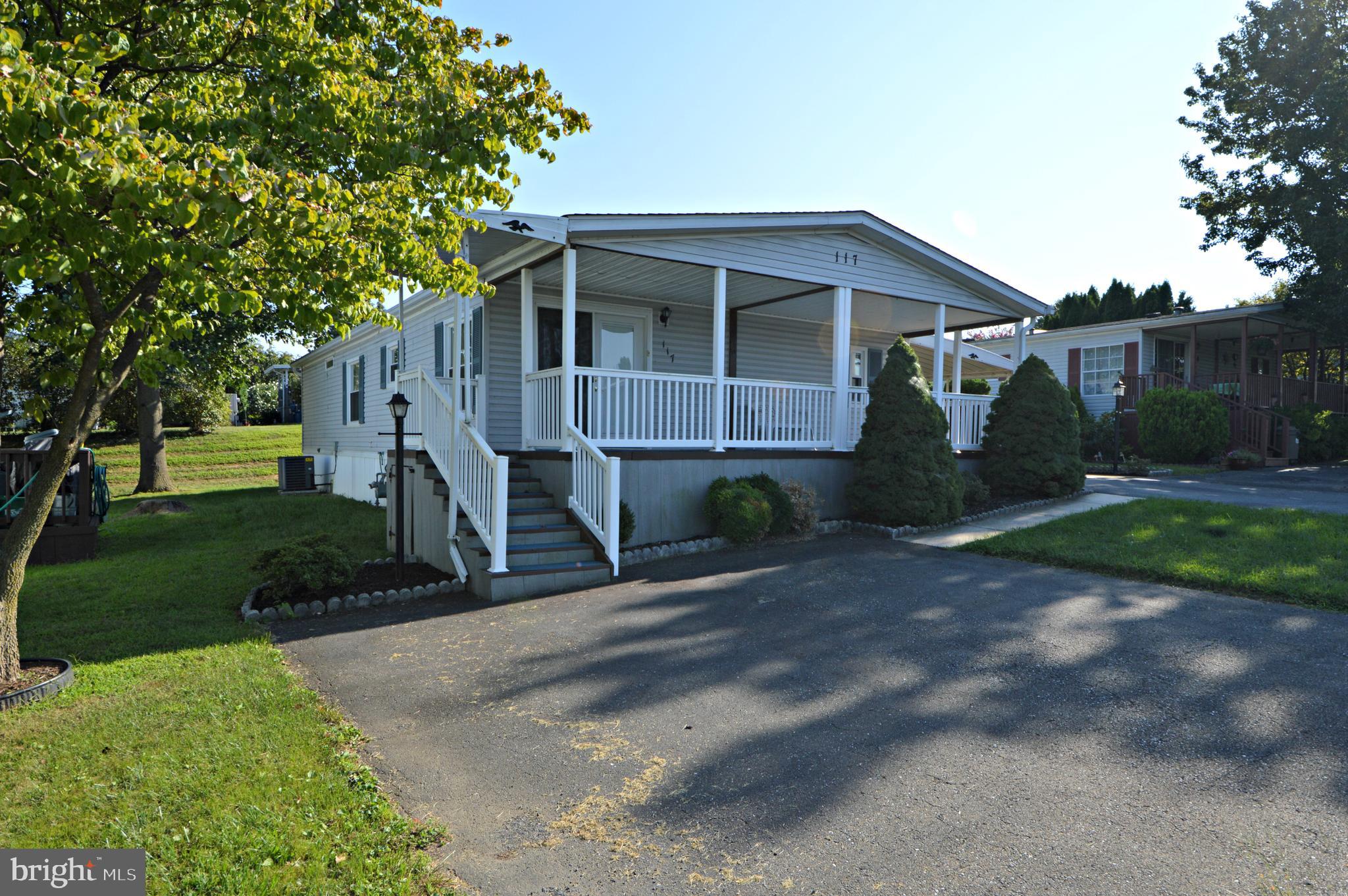 117 Pheasant Ridge Circle Lancaster, PA 17603 - Photo 2 of 37 Gallery Image 2