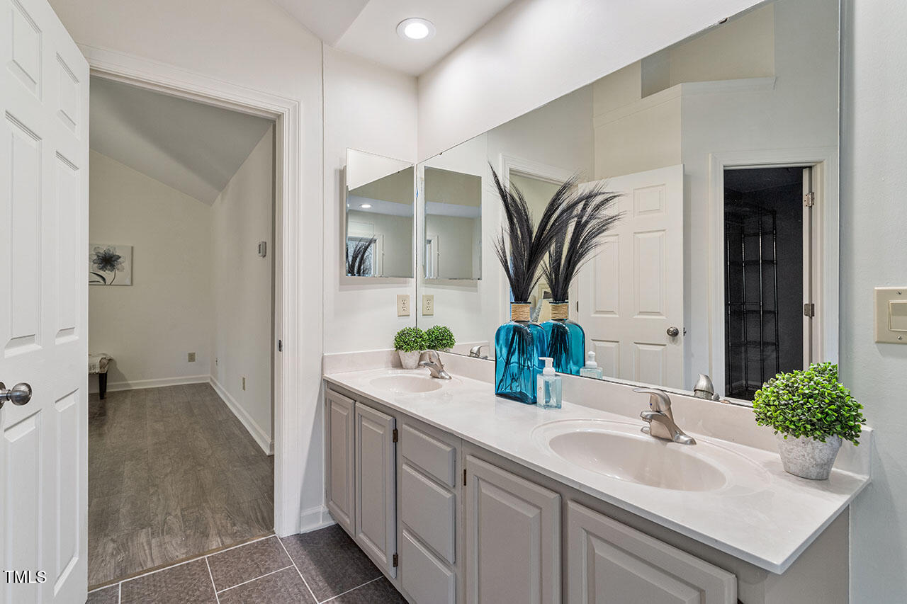 8 Bay Ridge Court Durham, NC 27707 - Photo 23 of 34 8 Bay Ridge Court_35