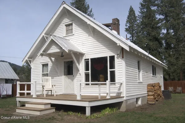$359,000 | 131 Electric Avenue, Moyie Springs, ID 83845