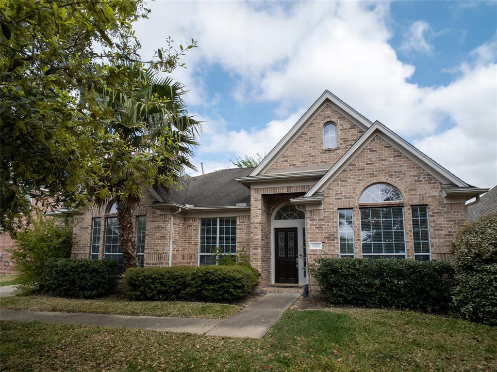 beautiful Katy home with 4 sides of brick