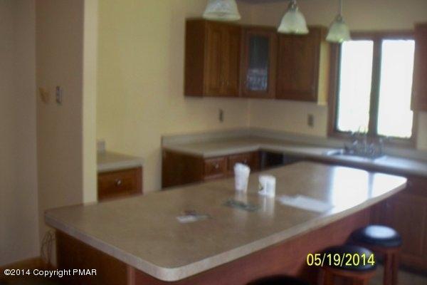 6461 Laurel Road Pocono Summit, PA 18346 - Photo 4 of 7 Kitchen