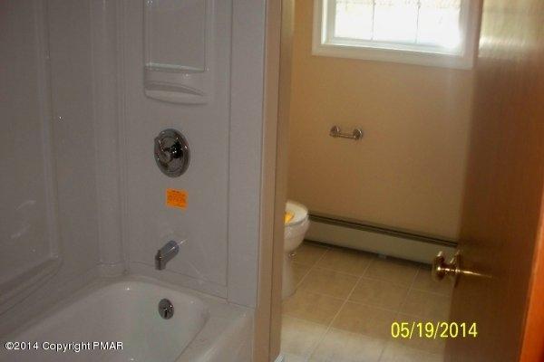 6461 Laurel Road Pocono Summit, PA 18346 - Photo 7 of 7 Bathroom