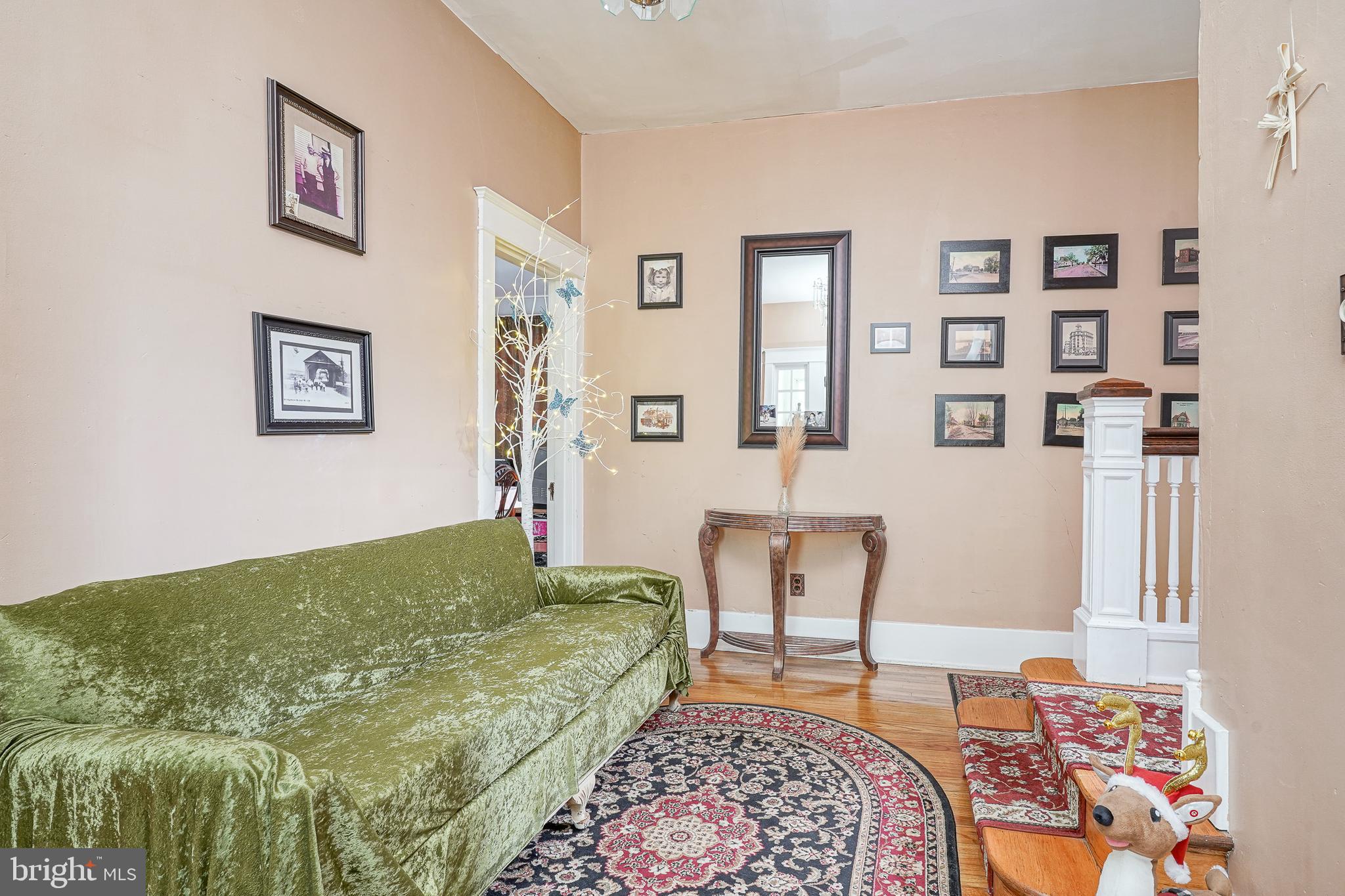 321 Bridgeboro Street Riverside, NJ 08075 - Photo 5 of 49 Foyer