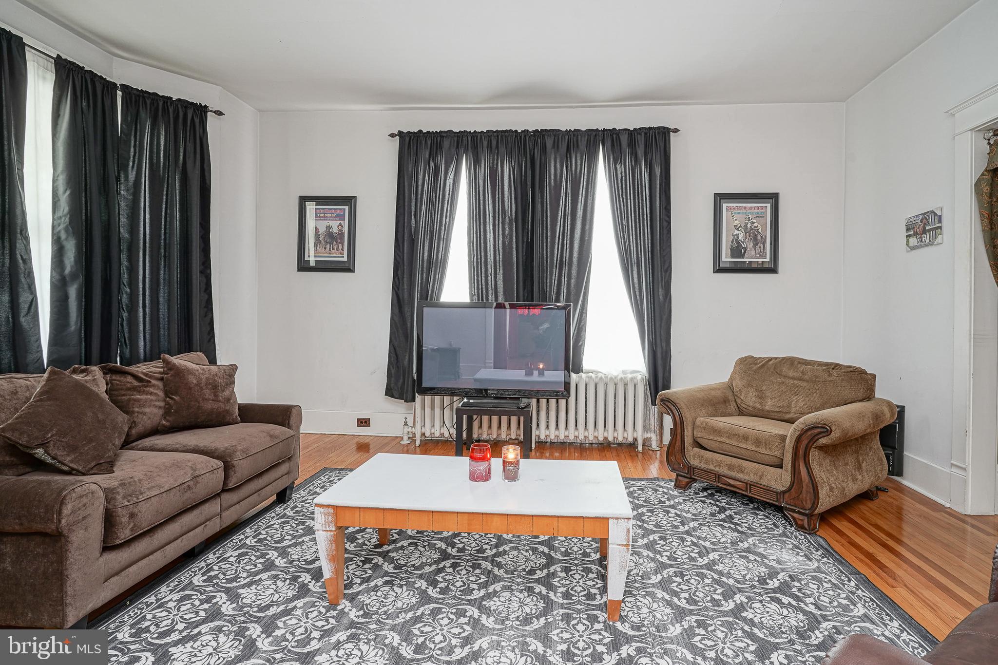 321 Bridgeboro Street Riverside, NJ 08075 - Photo 9 of 49 Livingroom