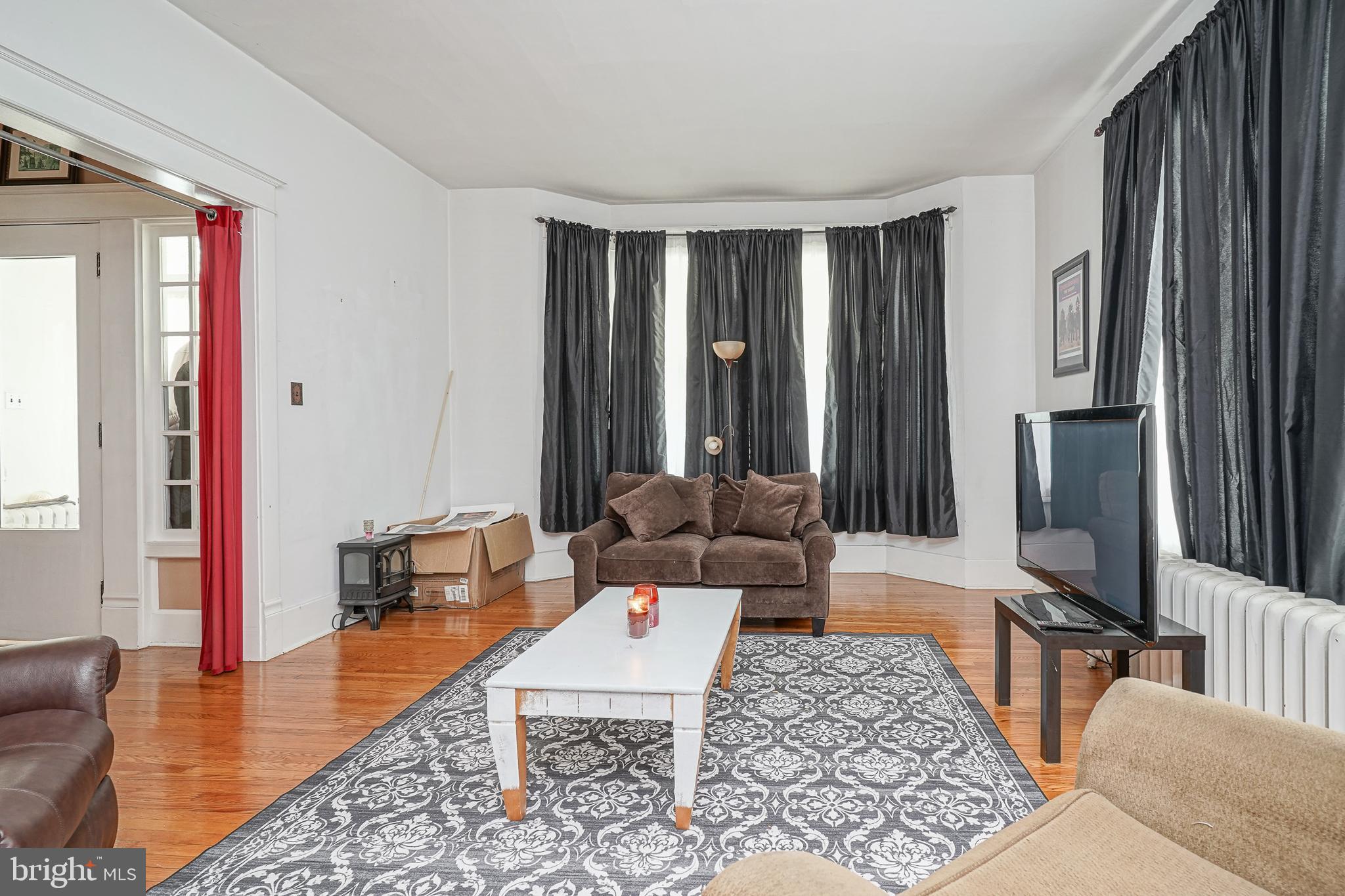 321 Bridgeboro Street Riverside, NJ 08075 - Photo 10 of 49 Livingroom