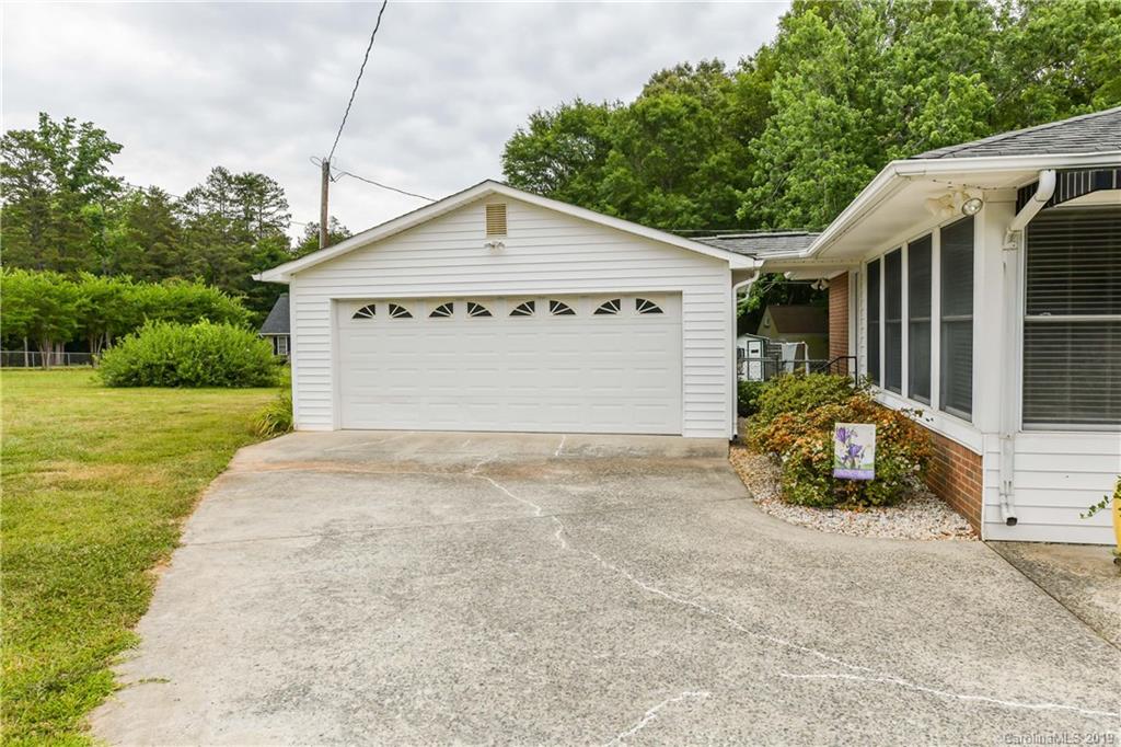 222 Huffstetler Road Gastonia, NC 28056 - Photo 3 of 33 Gallery Image 3