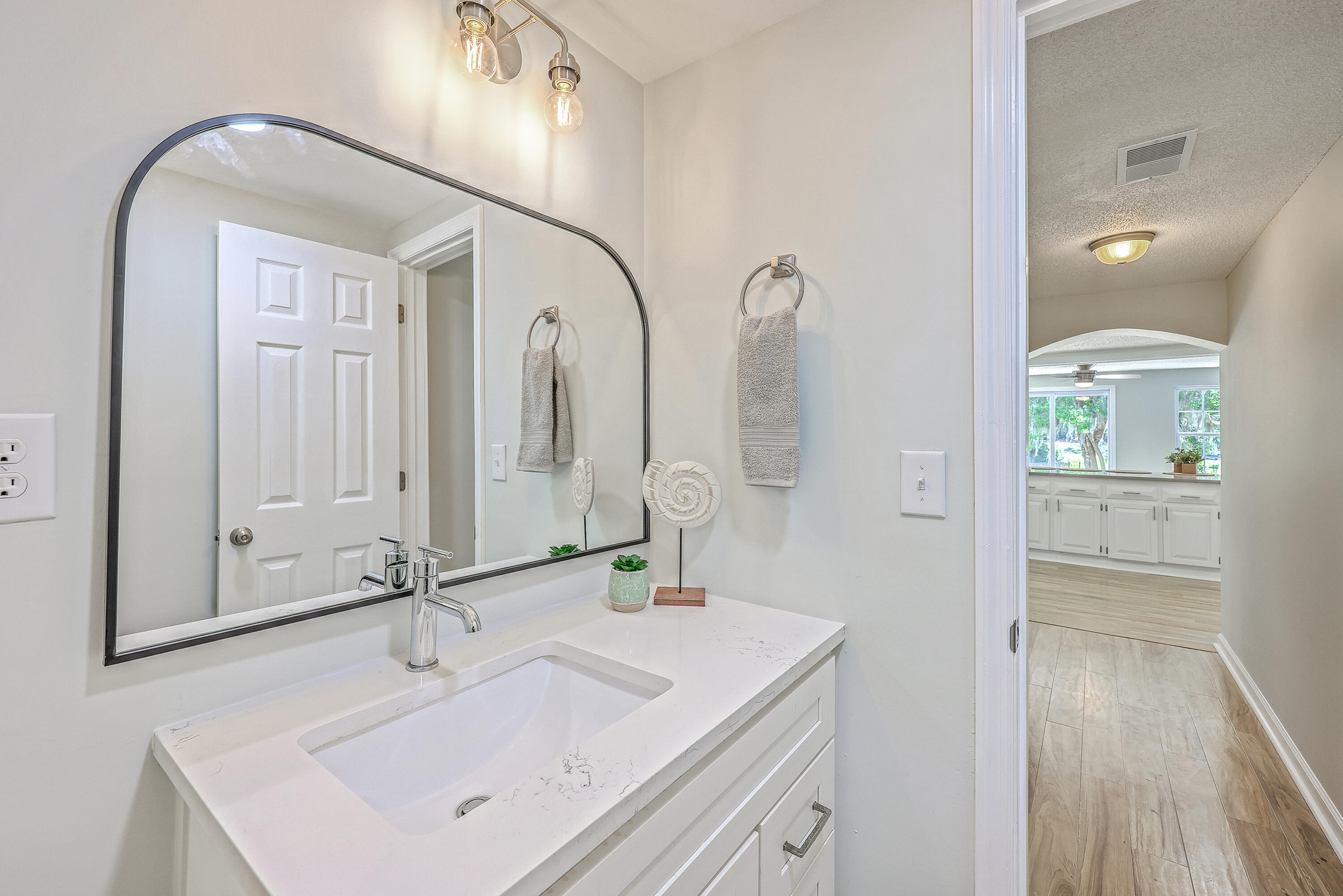 1303 Delano Street Manning, SC 29102 - Photo 15 of 51 ZYN_0349_50_51_52_53_54_55