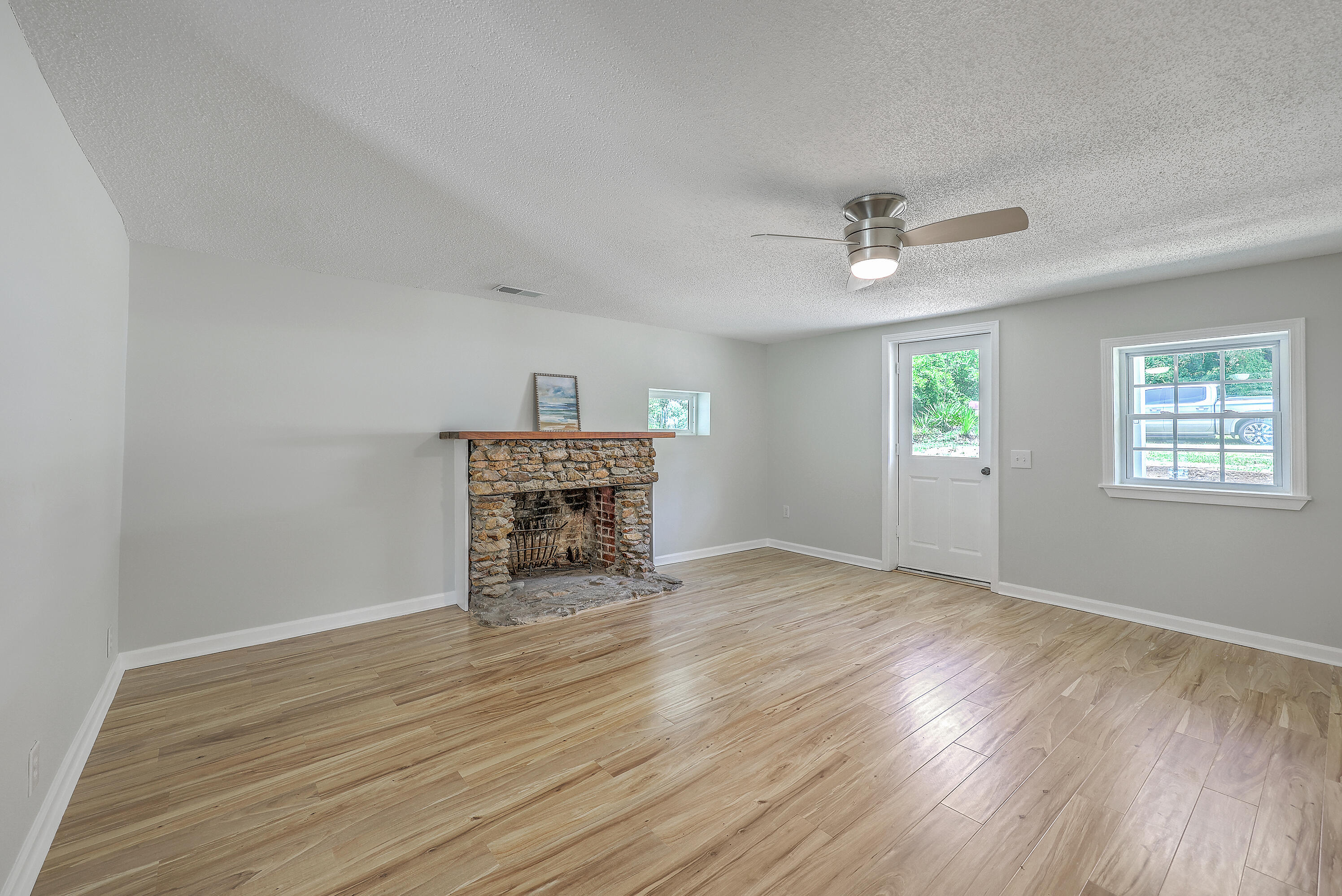 1303 Delano Street Manning, SC 29102 - Photo 8 of 51 ZYN_0300_1_2_3_4_5_6