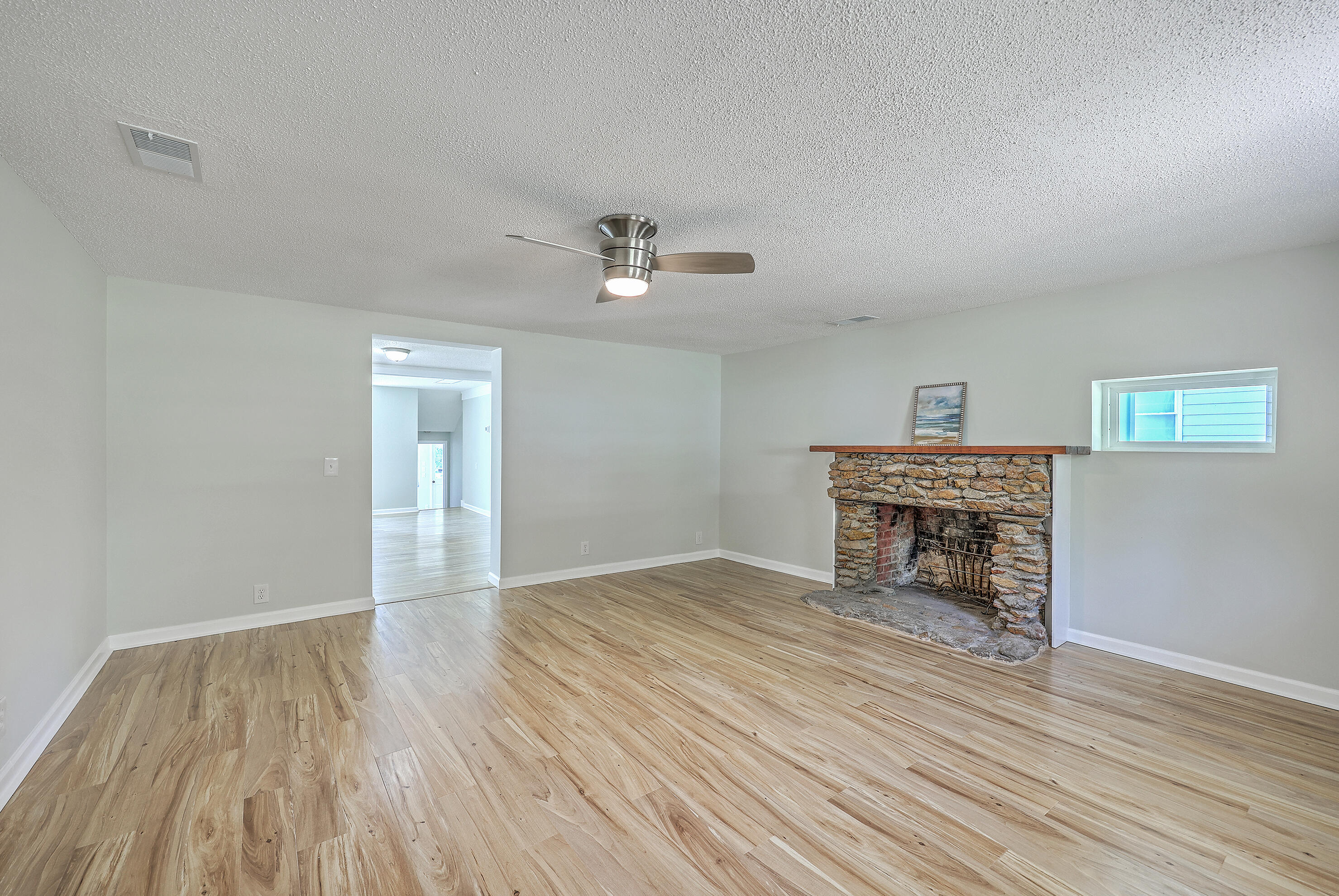 1303 Delano Street Manning, SC 29102 - Photo 9 of 51 ZYN_0307_08_09_10_11_12_13