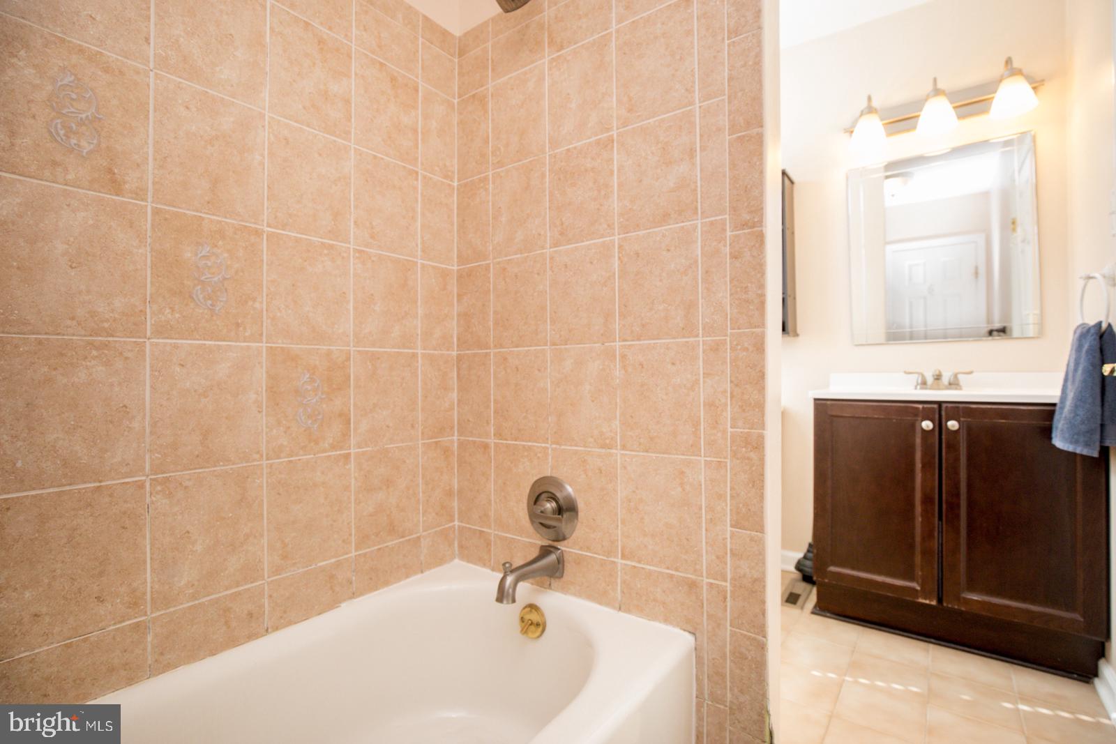 158 Greendale Road Philadelphia, PA 19154 - Photo 19 of 28 Bathroom
