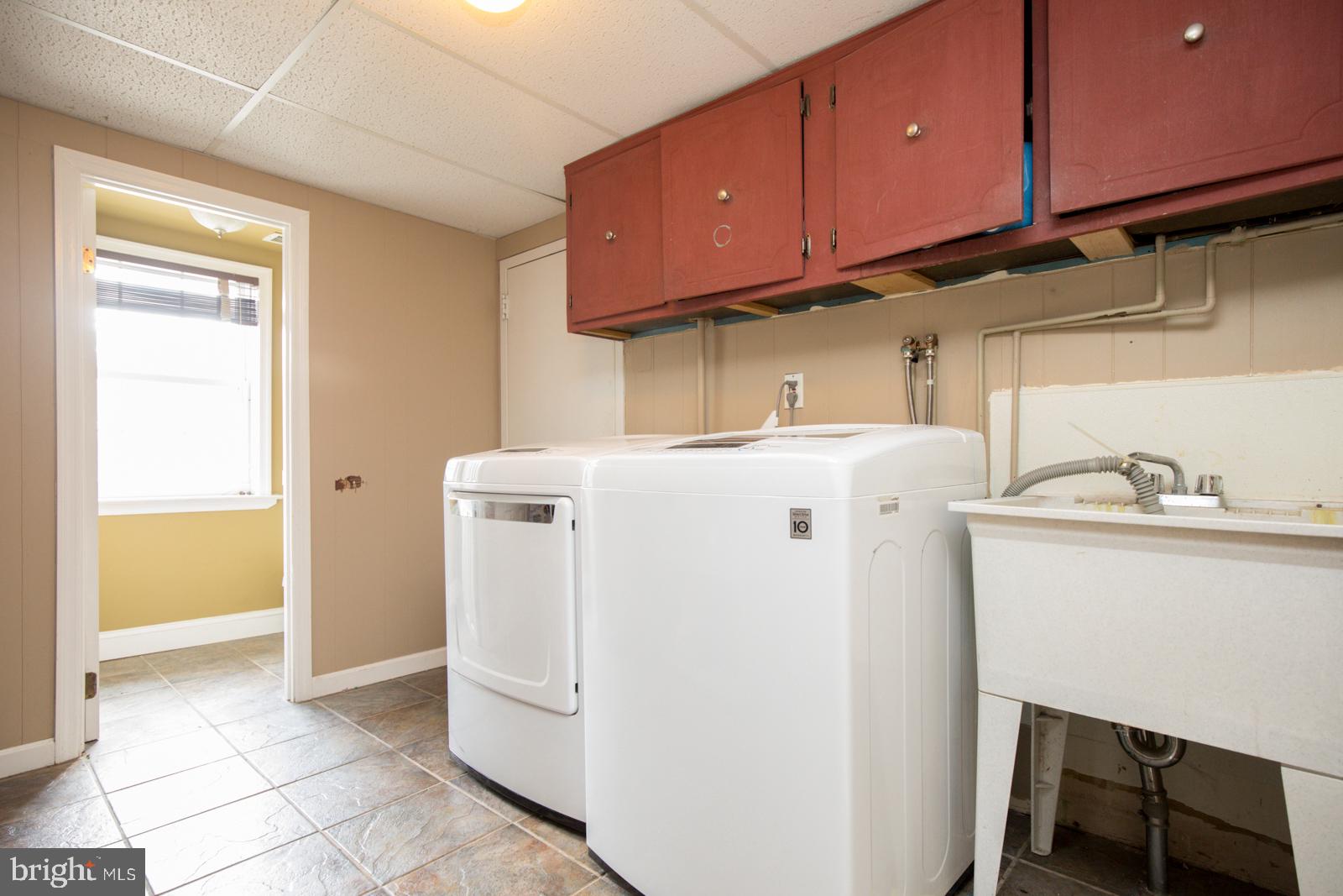 158 Greendale Road Philadelphia, PA 19154 - Photo 23 of 28 Laundry Room