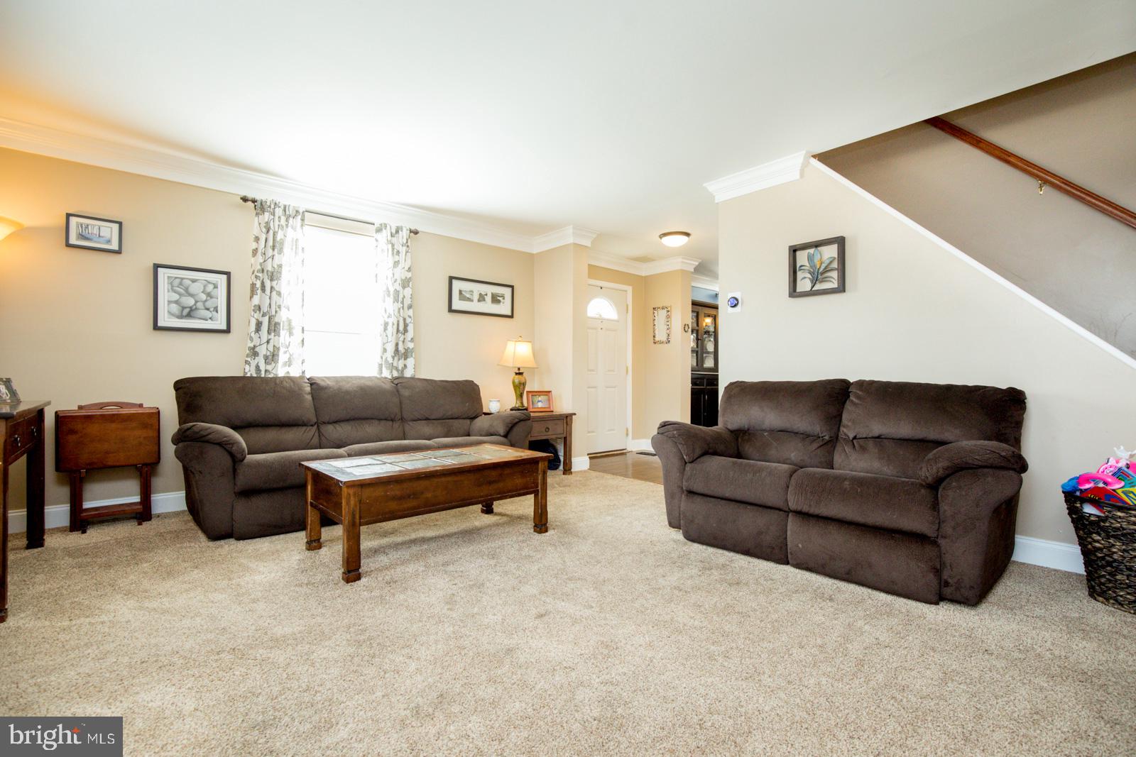 158 Greendale Road Philadelphia, PA 19154 - Photo 4 of 28 Living Room
