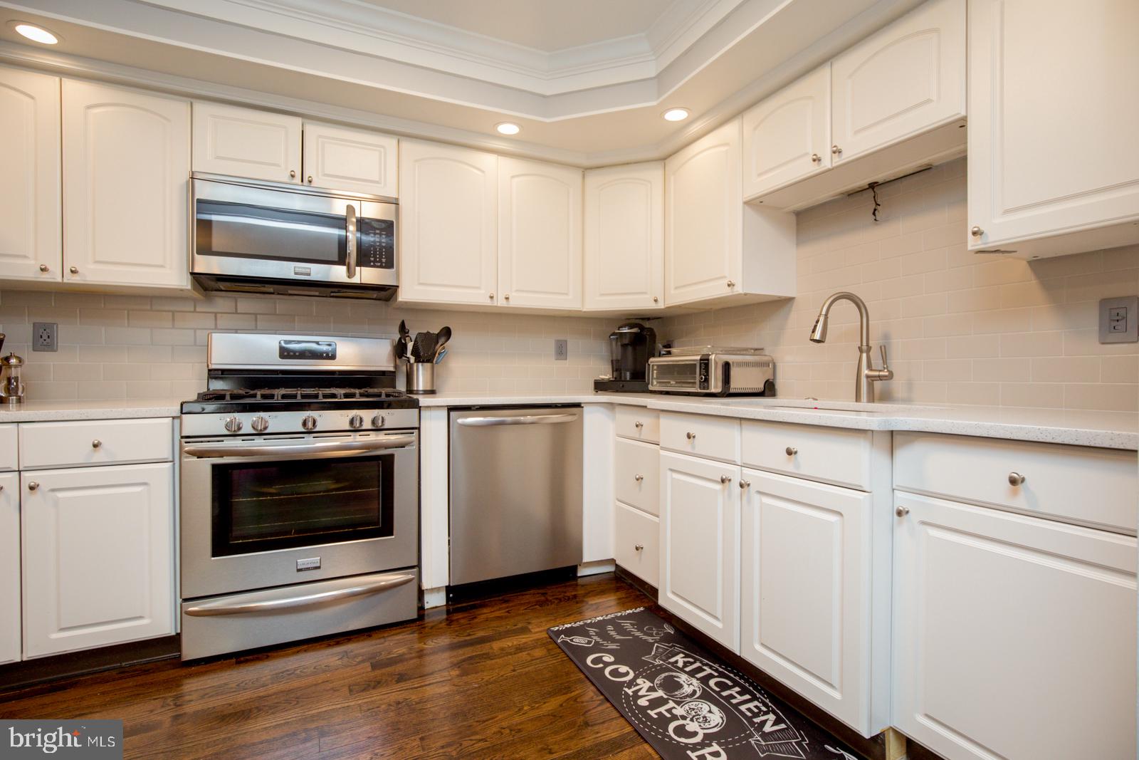 158 Greendale Road Philadelphia, PA 19154 - Photo 8 of 28 Kitchen