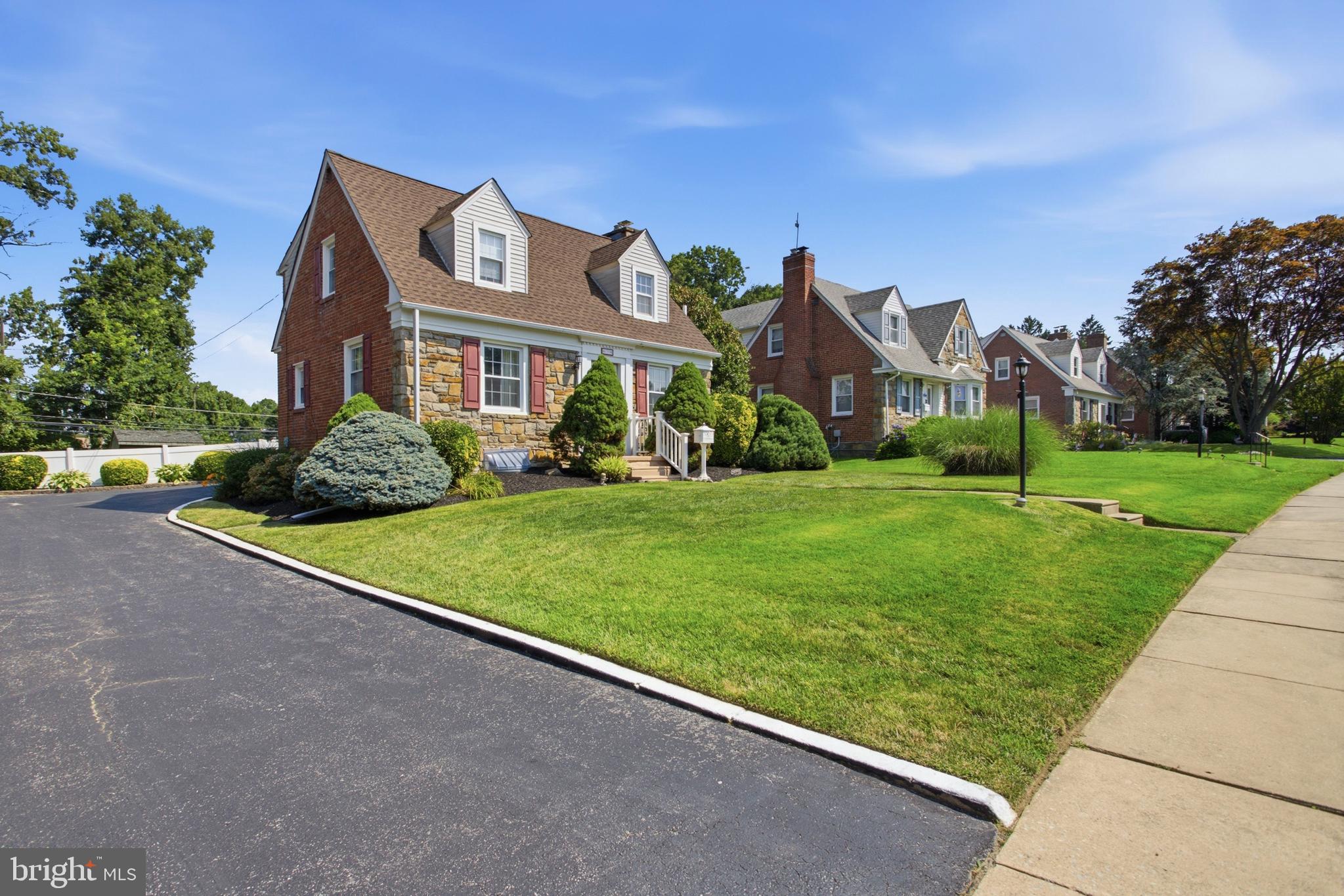 678 Andrew Road Springfield, PA 19064 - Photo 3 of 40