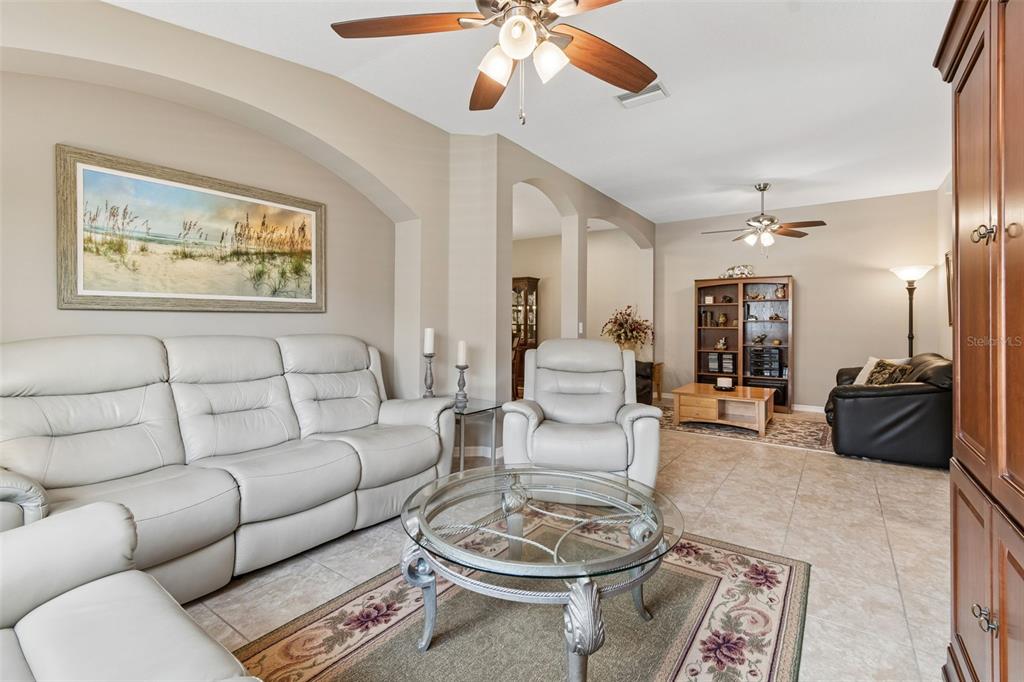 6601 Sparkling Way Wesley Chapel, FL 33545 - Photo 7 of 51