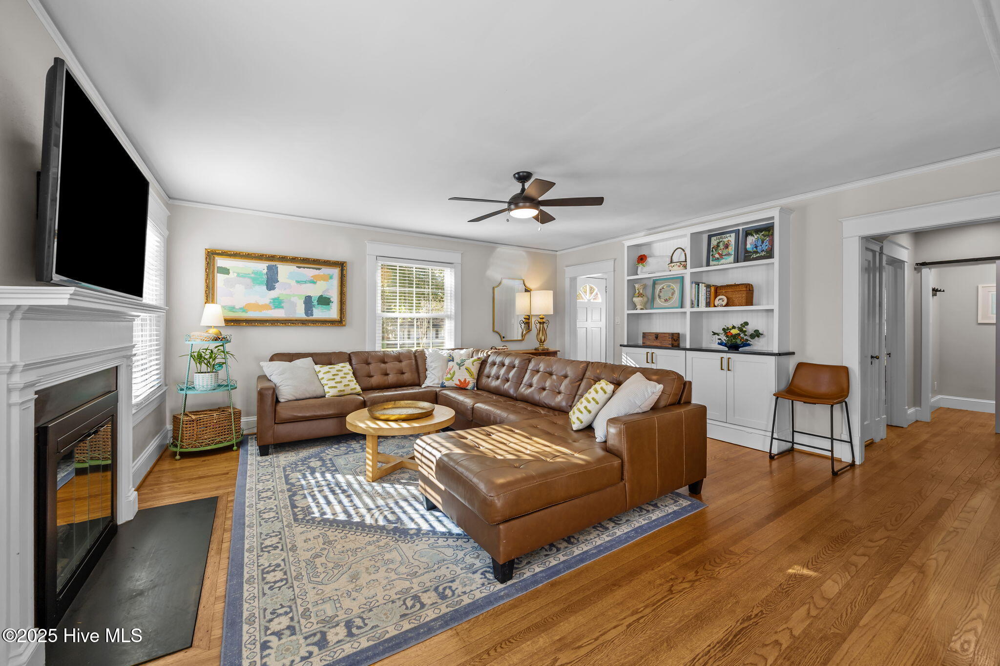 727 East Whitaker Mill Road Raleigh, NC 27608 - Photo 21 of 65 Living Room