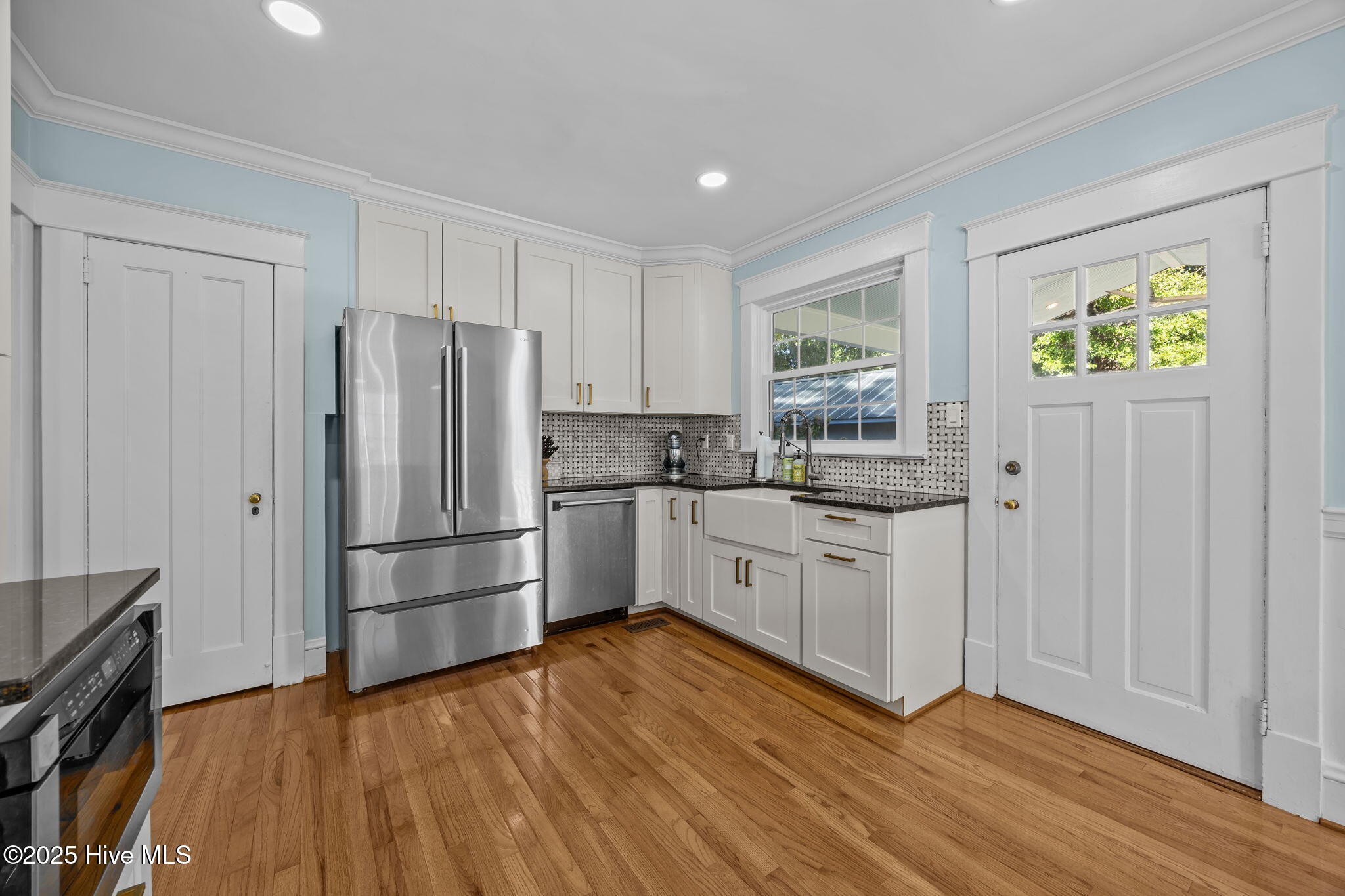 727 East Whitaker Mill Road Raleigh, NC 27608 - Photo 23 of 65 Kitchen