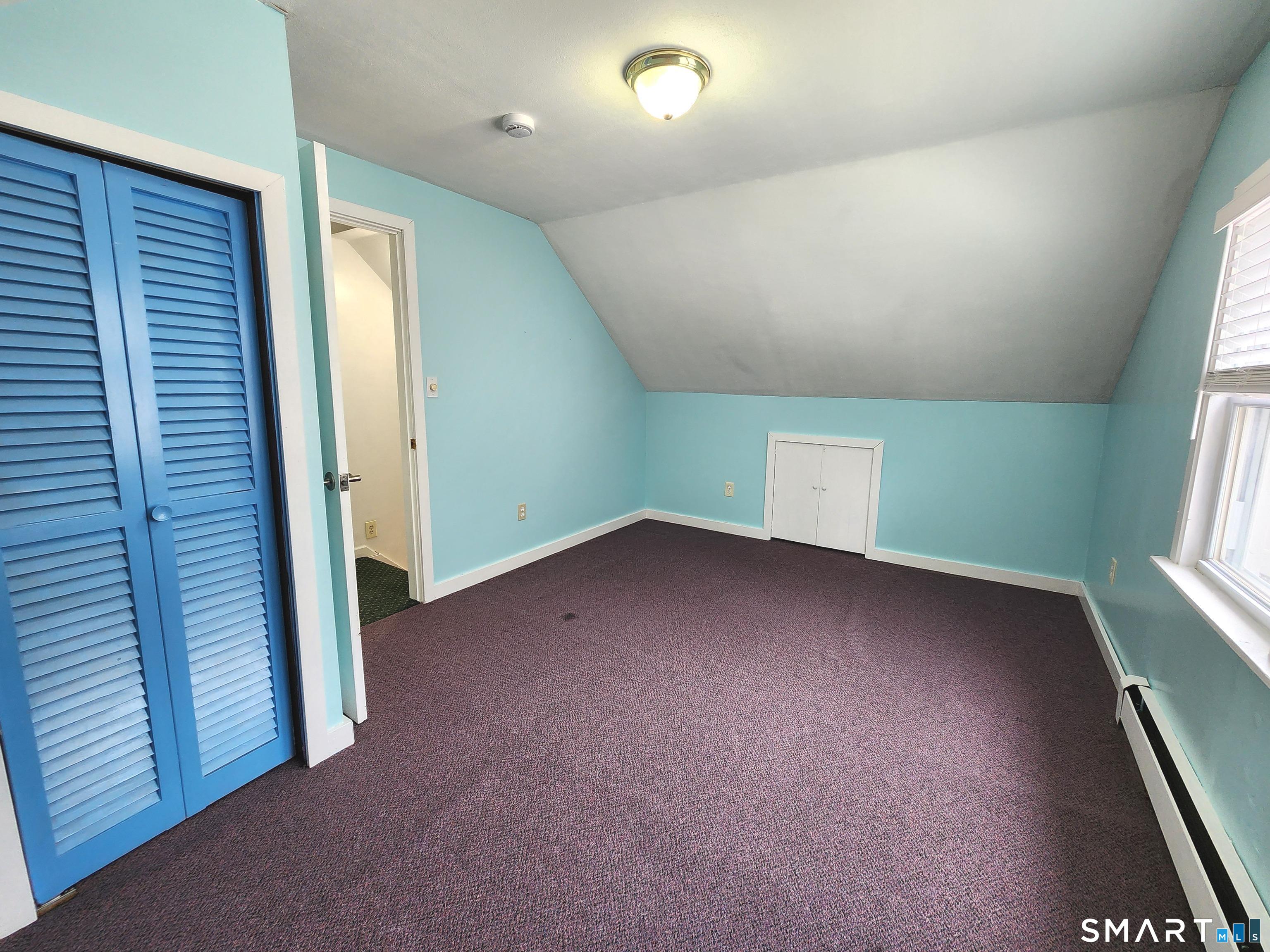 20 Victoria Road Manchester, CT 06040 - Photo 15 of 27 2nd floor bedroom