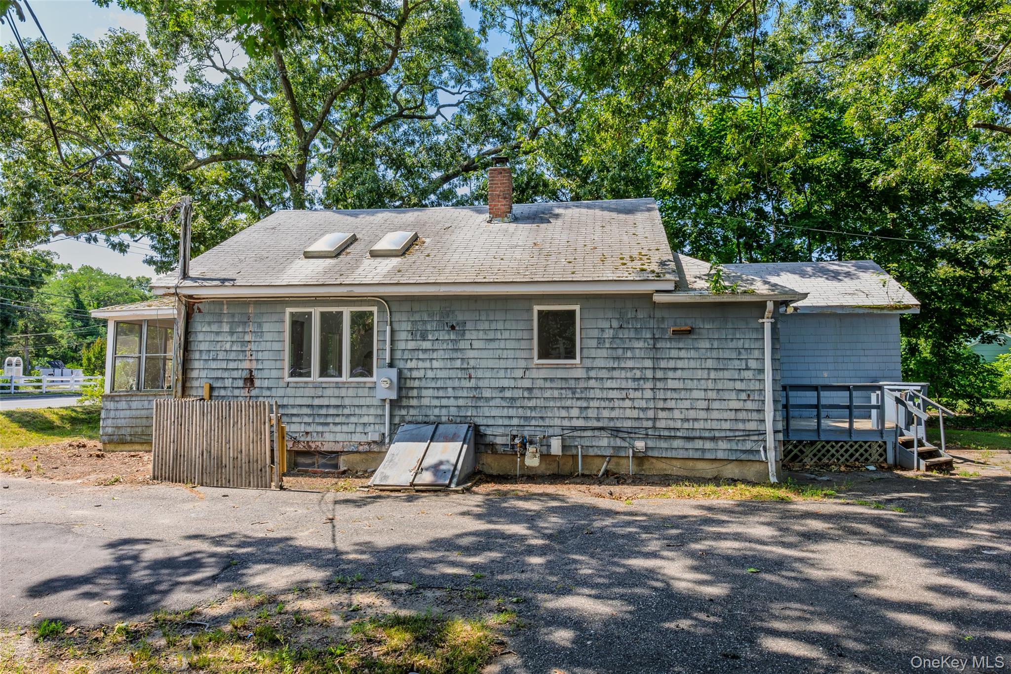 426 Riverleigh Avenue Riverside, NY 11901 - Photo 7 of 43