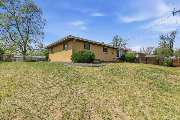 $3,300 | 3290 Ward Road, Wheat Ridge, CO 80033