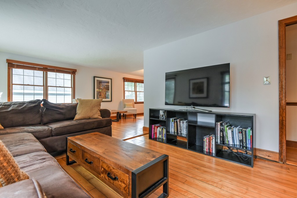 312 Bay Road Easton, MA 02356 - Photo 7 of 30 Gallery Image 7