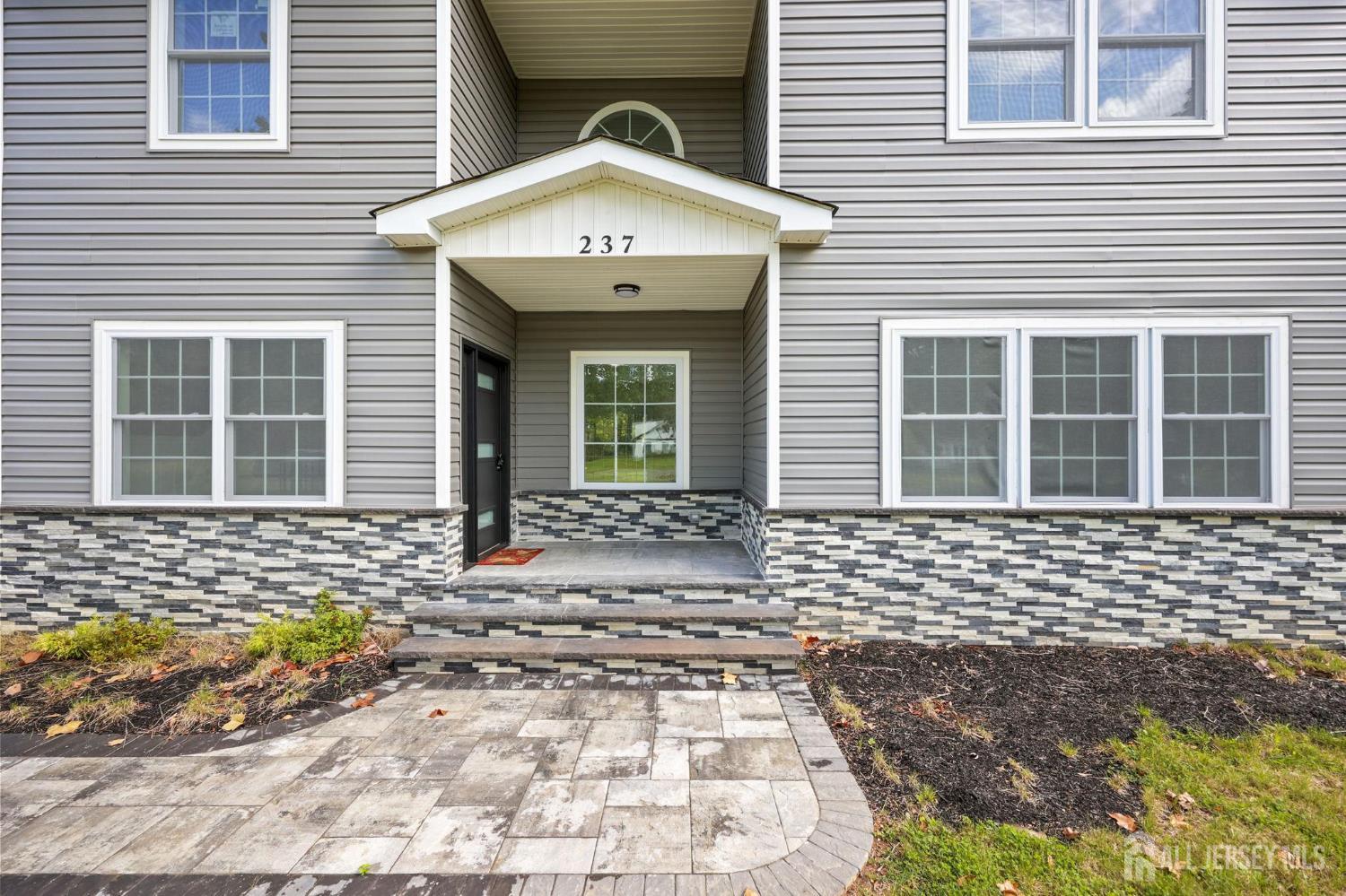 237 Varsity Avenue Princeton, NJ 08540 - Photo 3 of 55