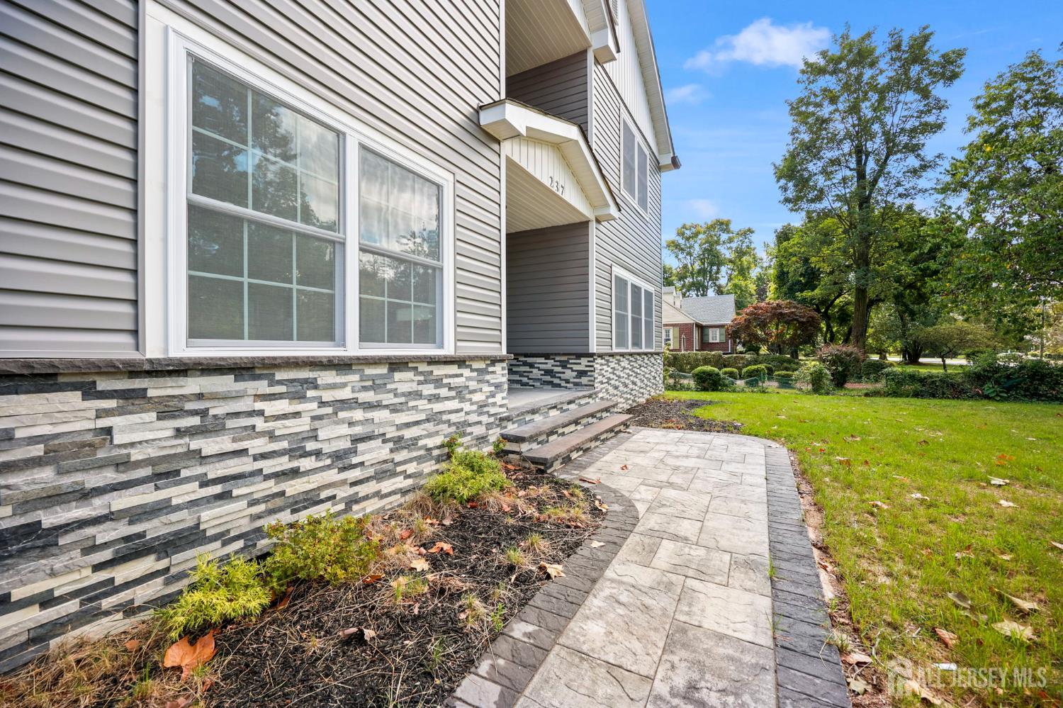 237 Varsity Avenue Princeton, NJ 08540 - Photo 4 of 55