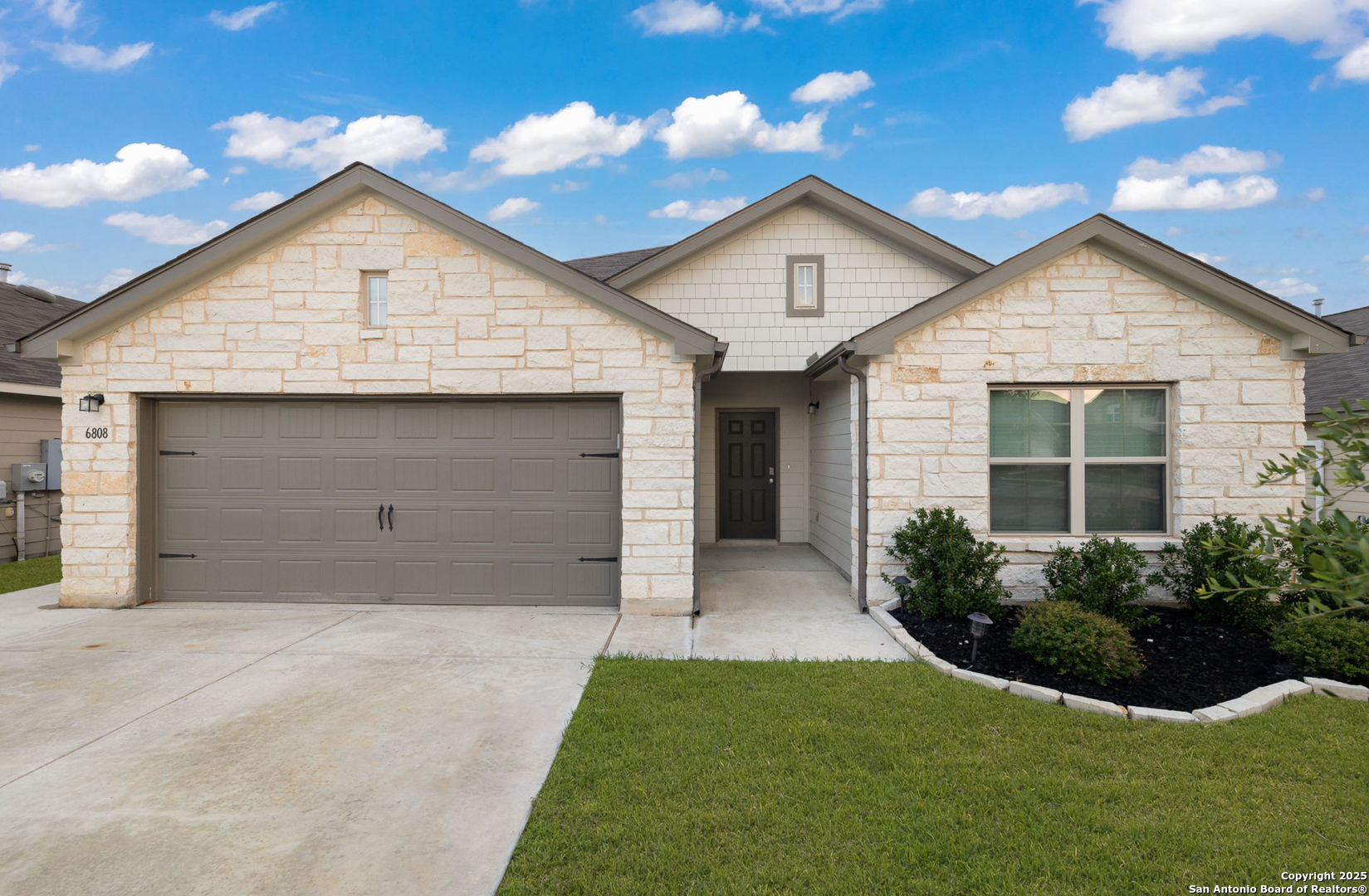 6808 Cetera Crossing Converse, TX 78109 - Photo 1 of 39
