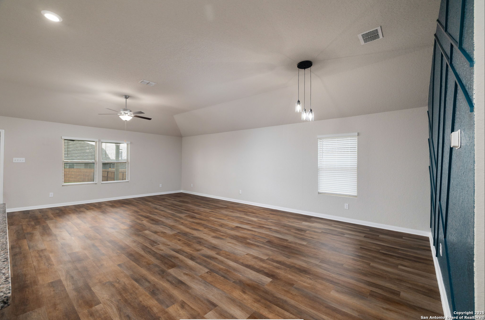 6808 Cetera Crossing Converse, TX 78109 - Photo 16 of 39