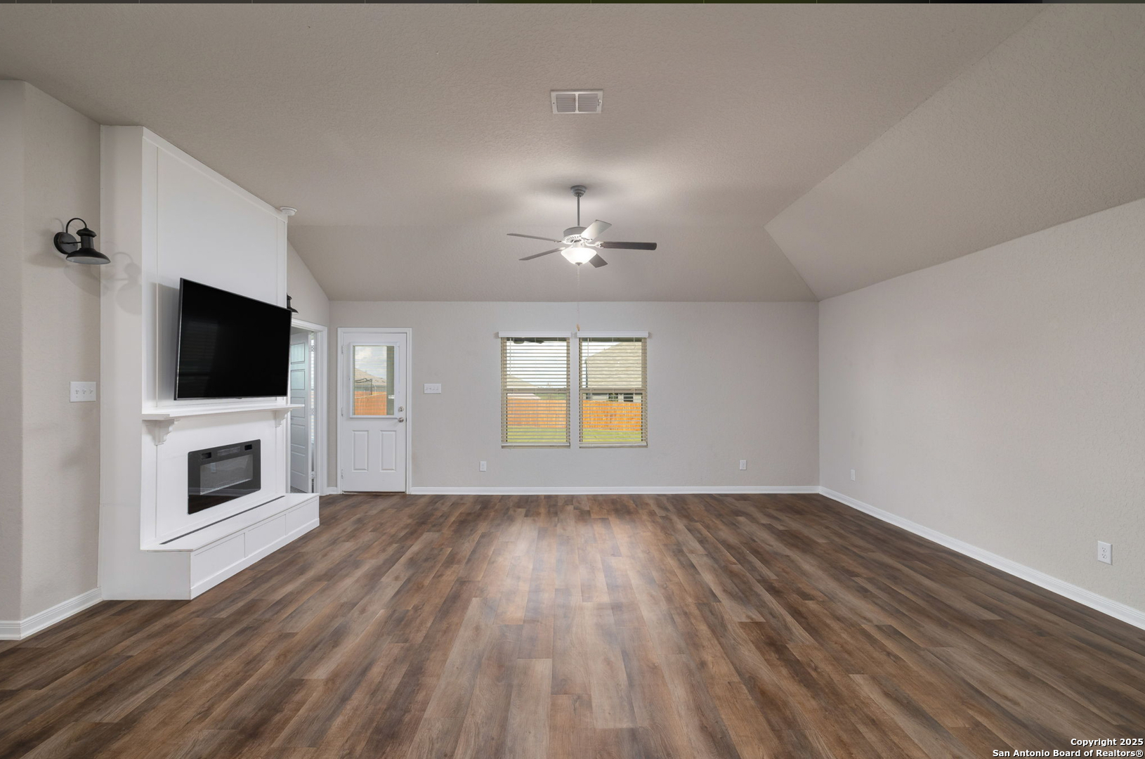 6808 Cetera Crossing Converse, TX 78109 - Photo 18 of 39