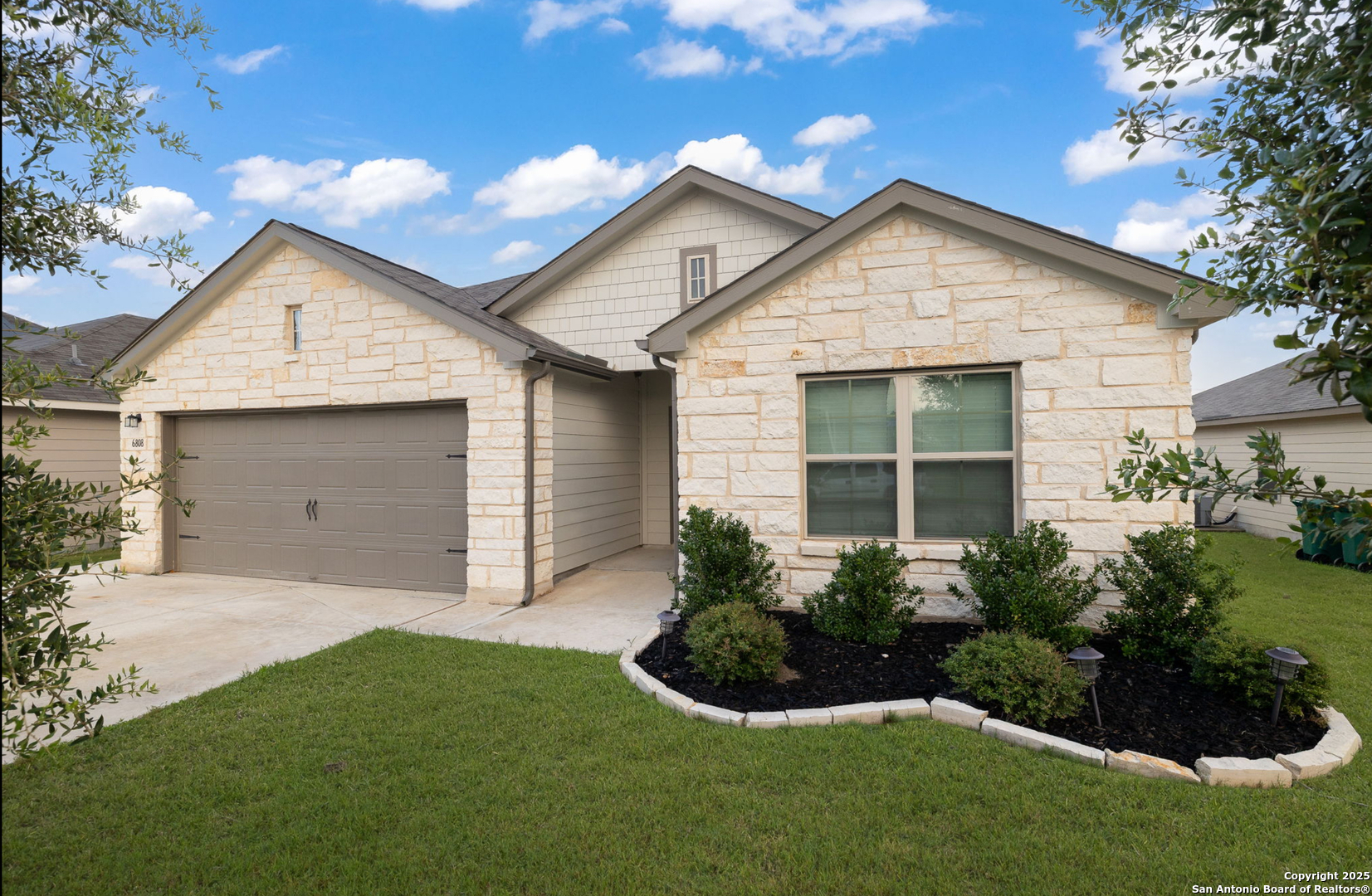 6808 Cetera Crossing Converse, TX 78109 - Photo 3 of 39