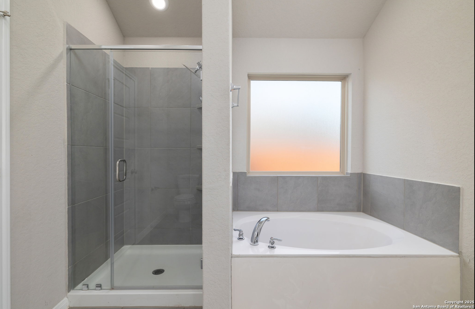 6808 Cetera Crossing Converse, TX 78109 - Photo 32 of 39