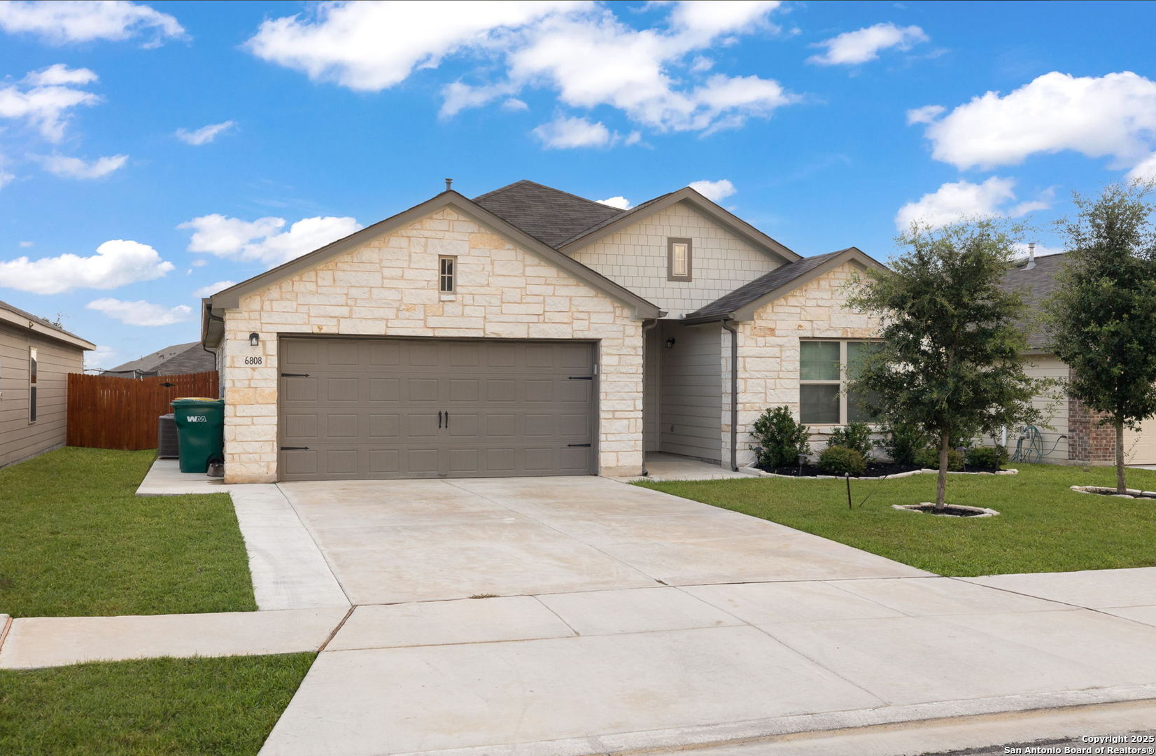 6808 Cetera Crossing Converse, TX 78109 - Photo 4 of 39