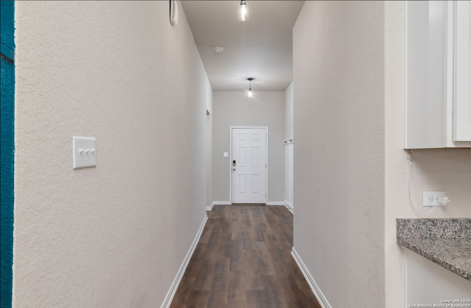 6808 Cetera Crossing Converse, TX 78109 - Photo 7 of 39