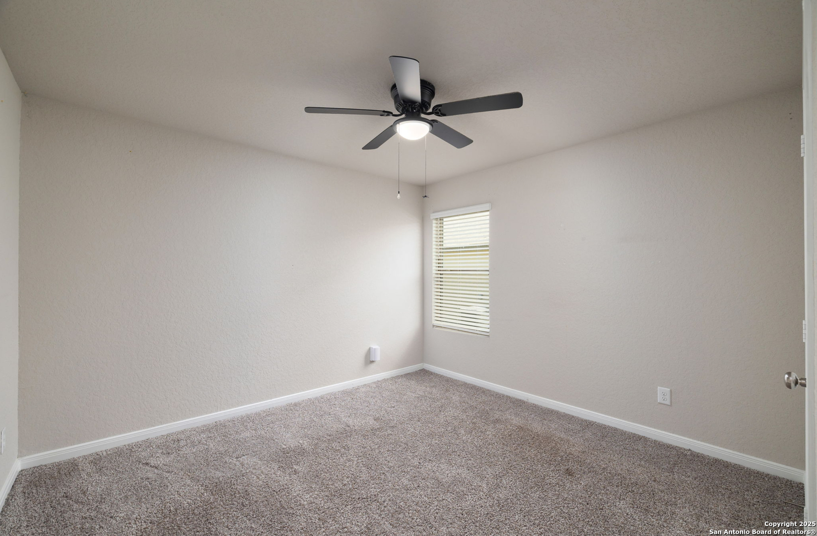 6808 Cetera Crossing Converse, TX 78109 - Photo 9 of 39