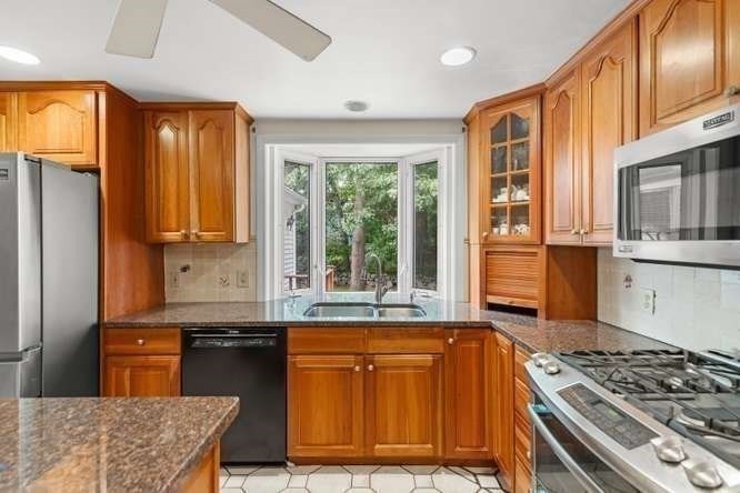 44 Quarry Lane Milton, MA 02186 - Photo 6 of 42