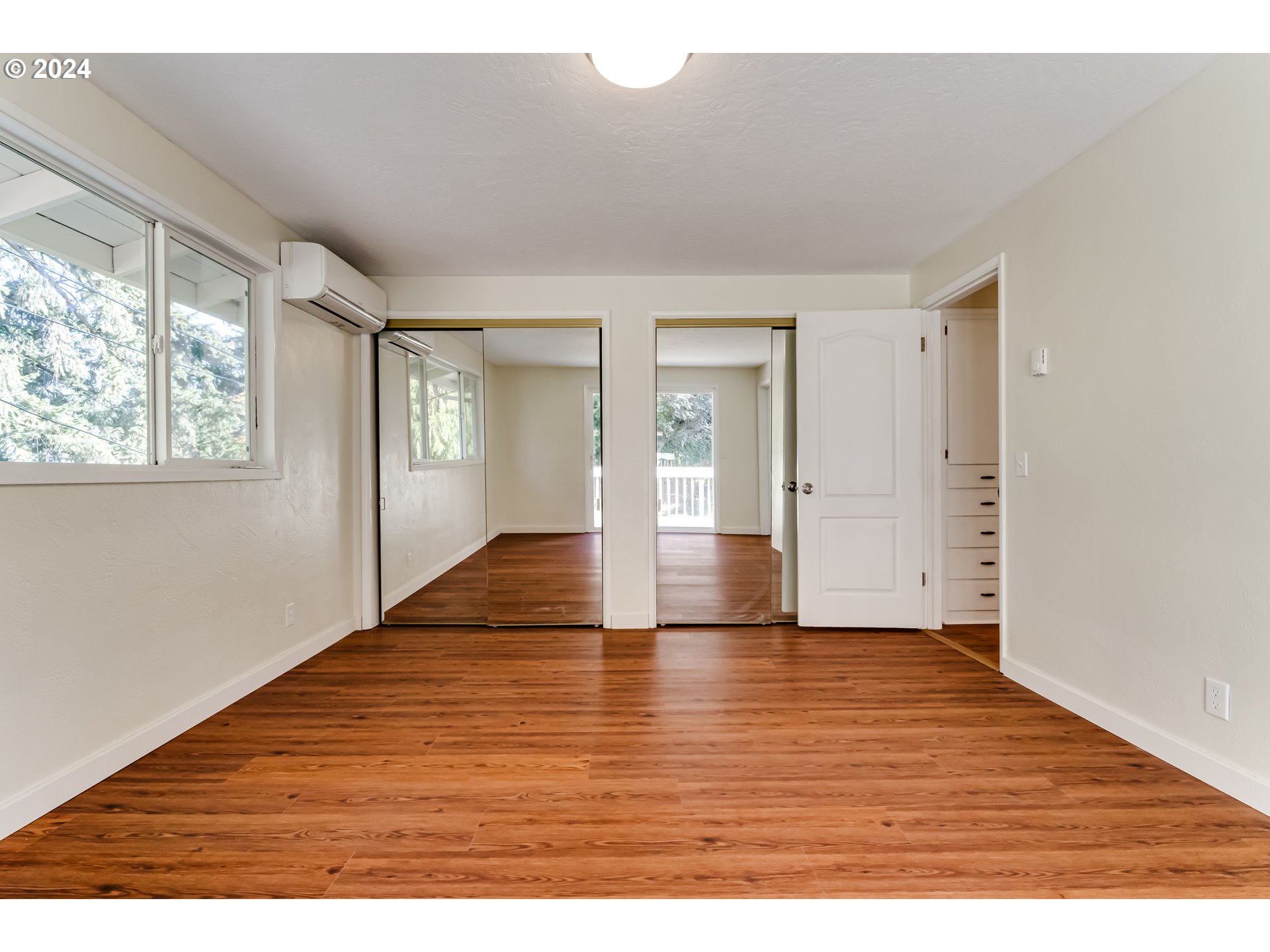 2280 City View Street Eugene, OR 97405 - Photo 19 of 30 a view of an empty room and window