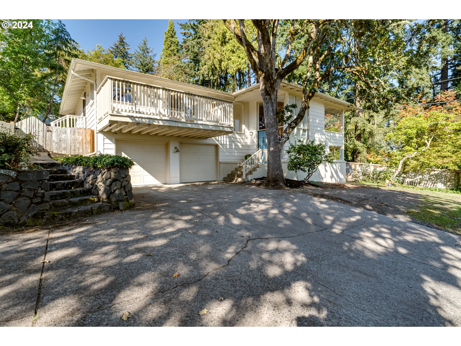 2280 City View Street Eugene, OR 97405 - Photo 2 of 30 a view of a house with a yard