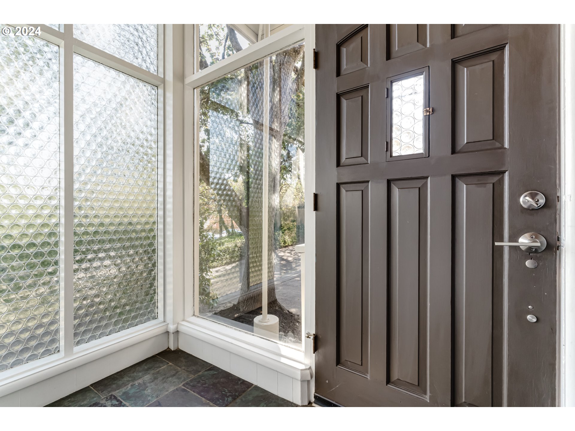 2280 City View Street Eugene, OR 97405 - Photo 5 of 30 a view of front door