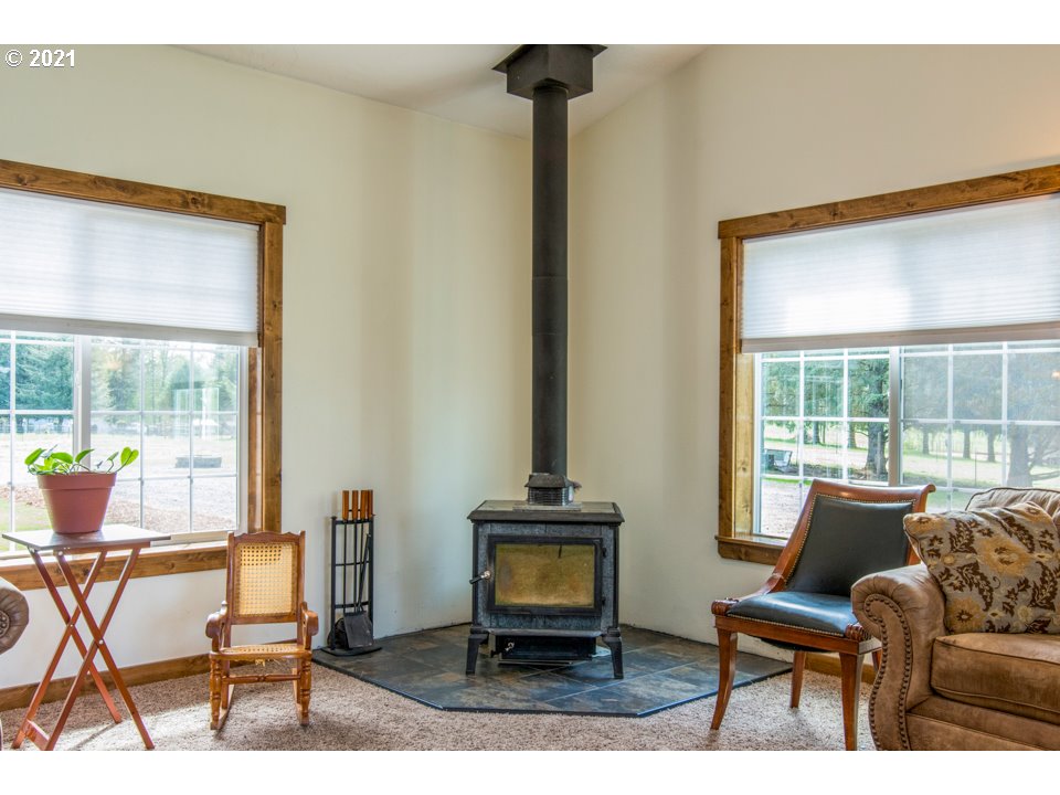 29178 Southeast Davis Road Estacada, OR 97023 - Photo 13 of 31 Gallery Image 13