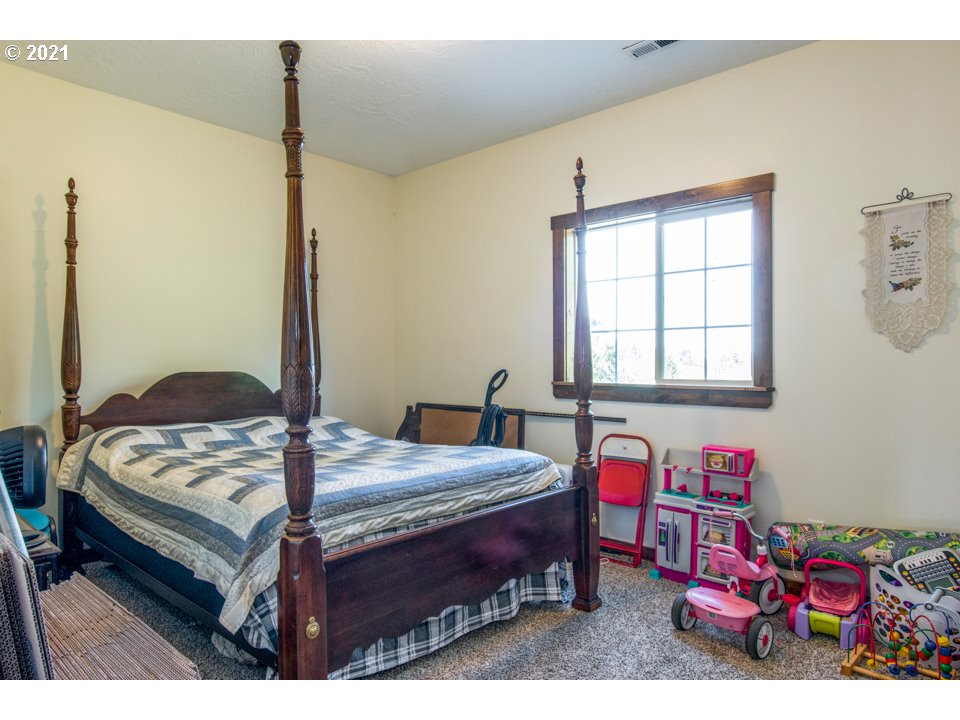 29178 Southeast Davis Road Estacada, OR 97023 - Photo 18 of 31 Gallery Image 18