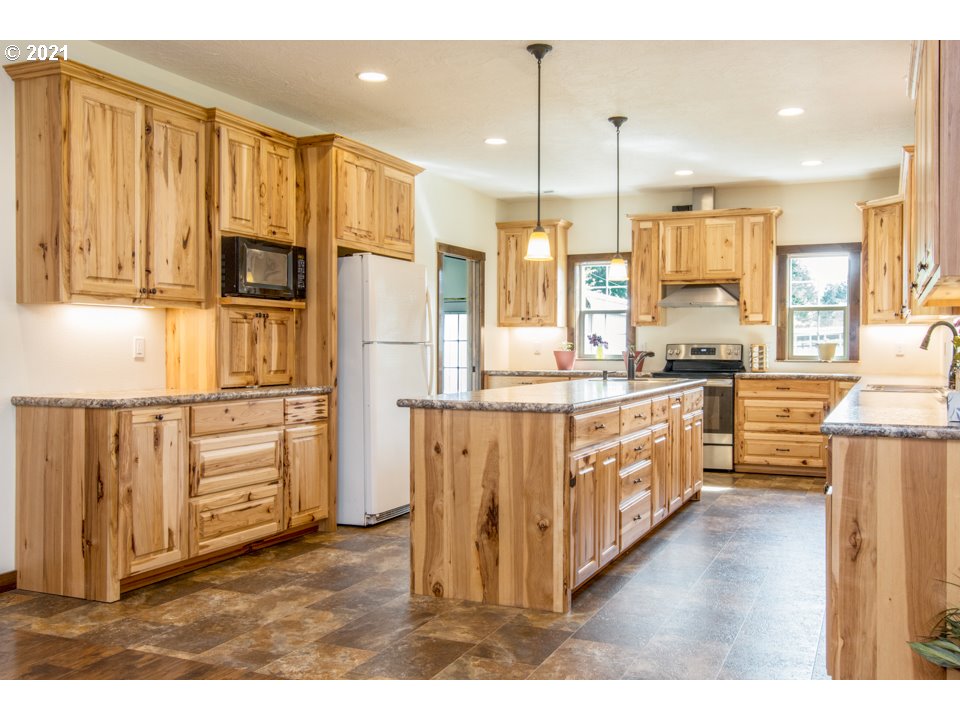 29178 Southeast Davis Road Estacada, OR 97023 - Photo 27 of 31 Gallery Image 27