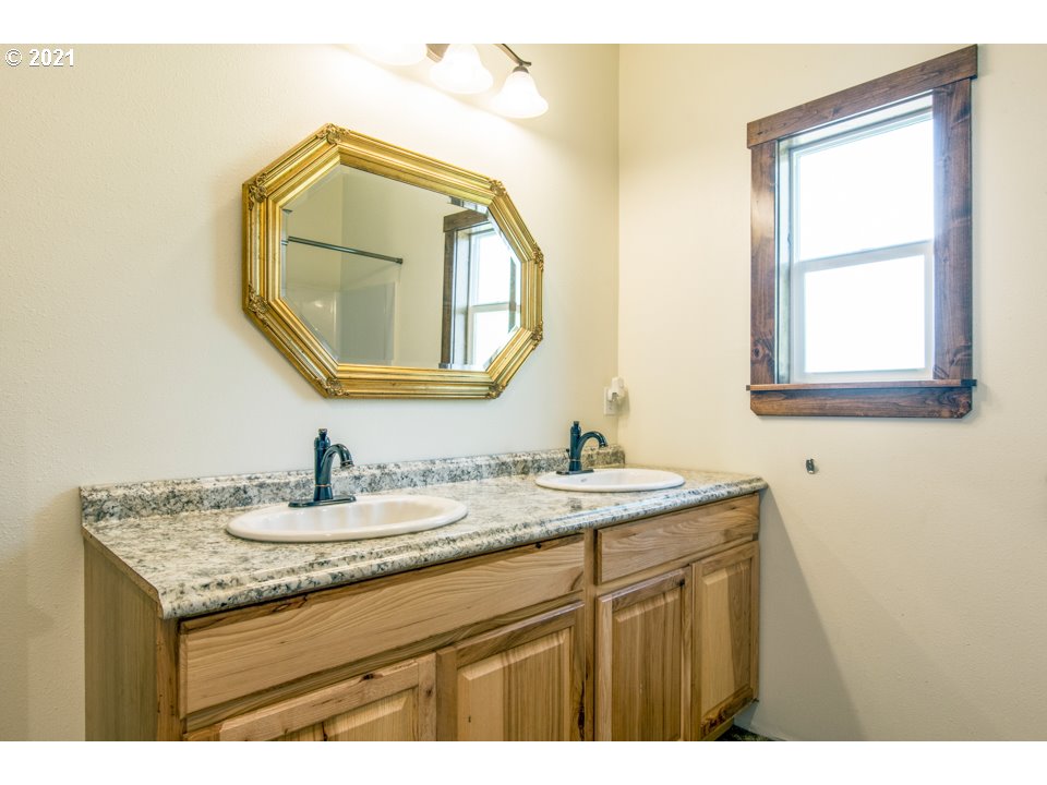 29178 Southeast Davis Road Estacada, OR 97023 - Photo 28 of 31 Gallery Image 28