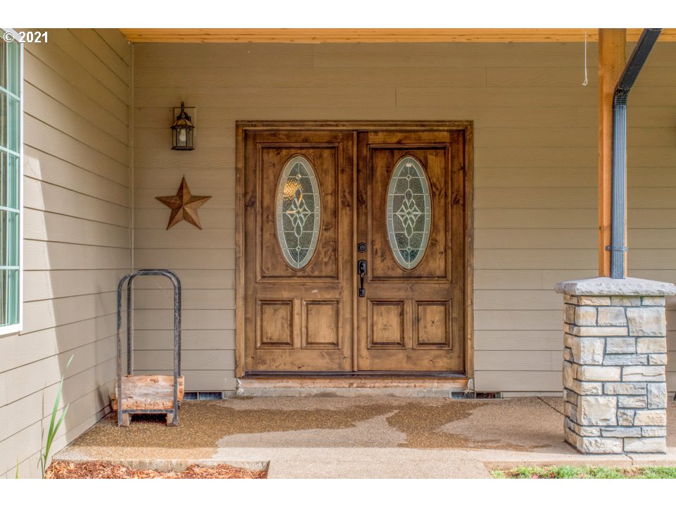 29178 Southeast Davis Road Estacada, OR 97023 - Photo 6 of 31 Gallery Image 6