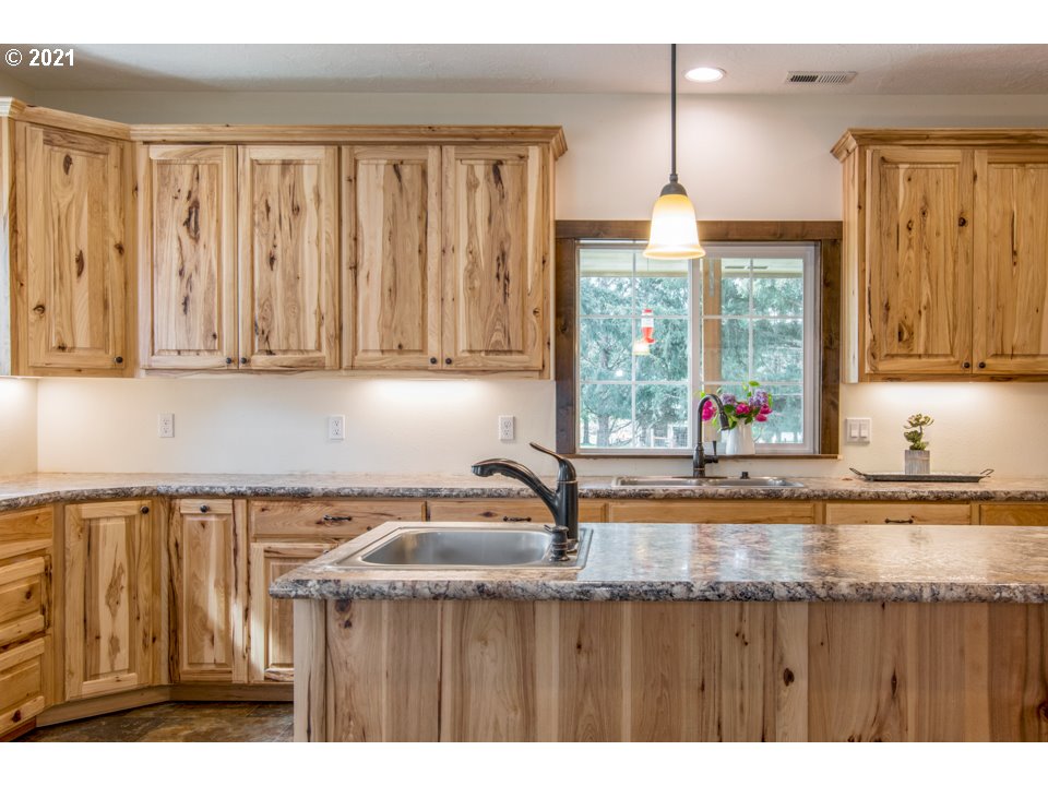 29178 Southeast Davis Road Estacada, OR 97023 - Photo 9 of 31 Gallery Image 9