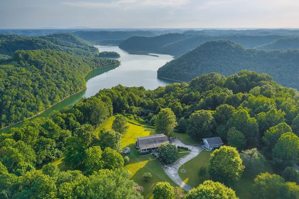 $949,900 | 11720 Fox Hill Road, Baxter, TN 38544