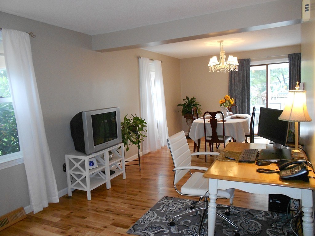12 Tulsa Street Springfield, MA 01118 - Photo 10 of 24