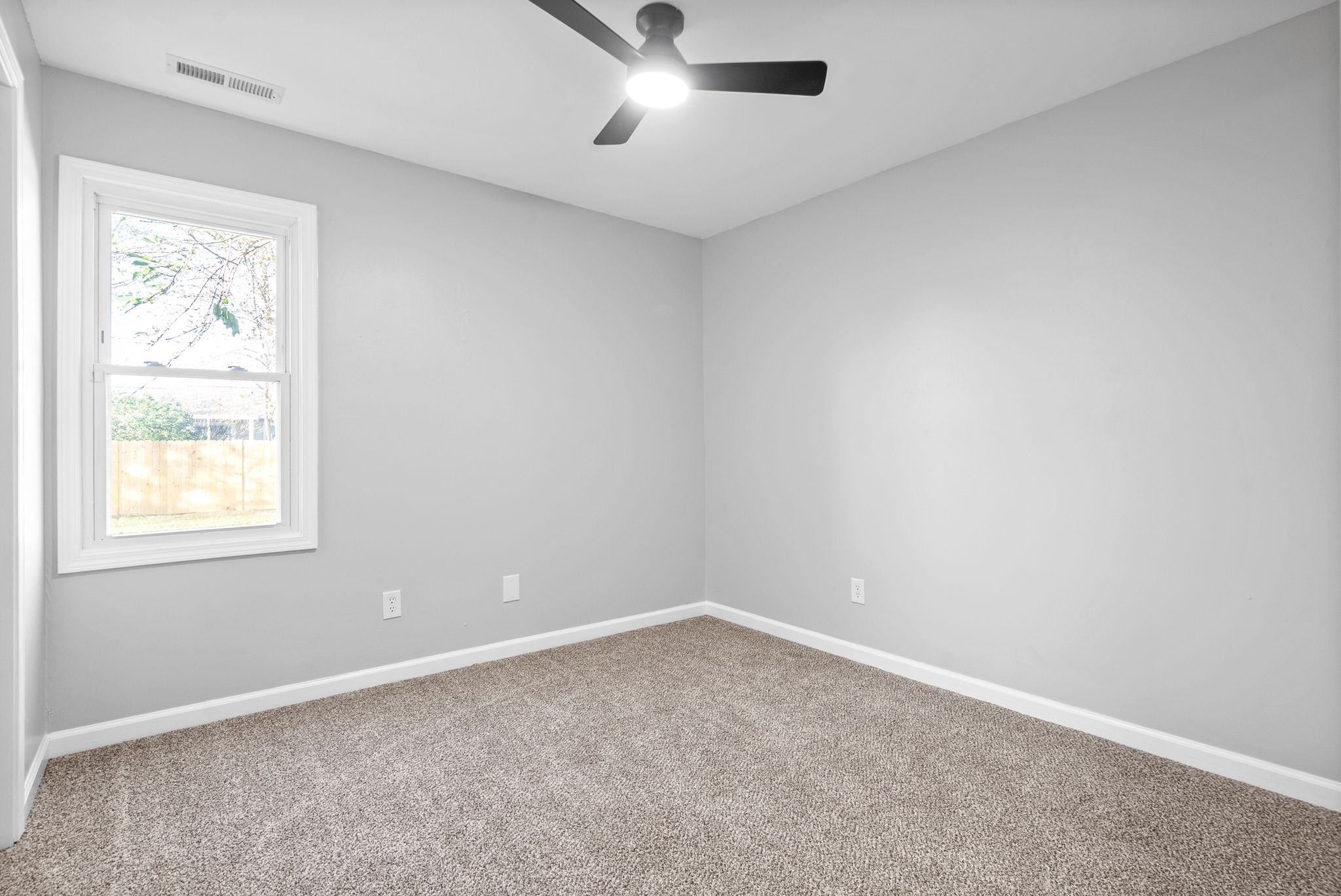 633 Foxfield Road Hopkinsville, KY 42240 - Photo 16 of 33 Gallery Image 16