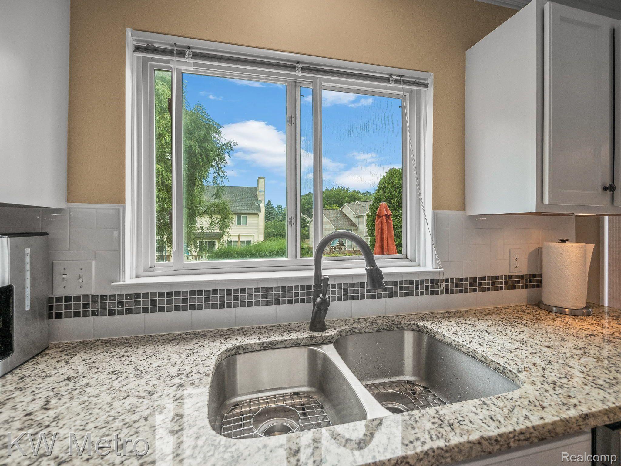 3558 Normandy Drive Rochester, MI 48306 - Photo 16 of 45