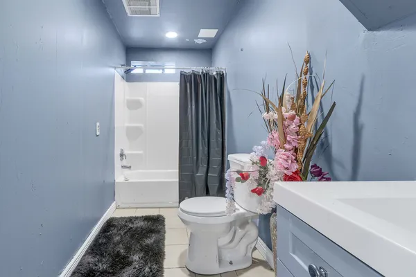 $3,000 | 26235 North Walnut Avenue, Mundelein, IL 60060